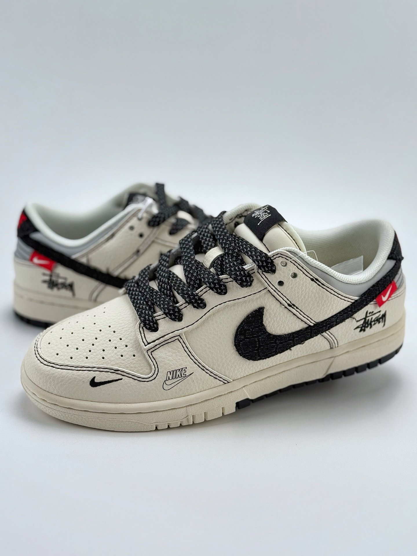 280 Nike SB Dunk Low x Stussy 白黑小钩满天星  ZH2598-266