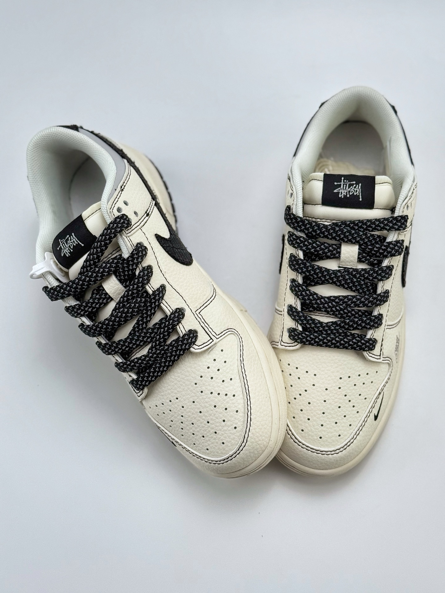 280 Nike SB Dunk Low x Stussy 白黑小钩满天星  ZH2598-266