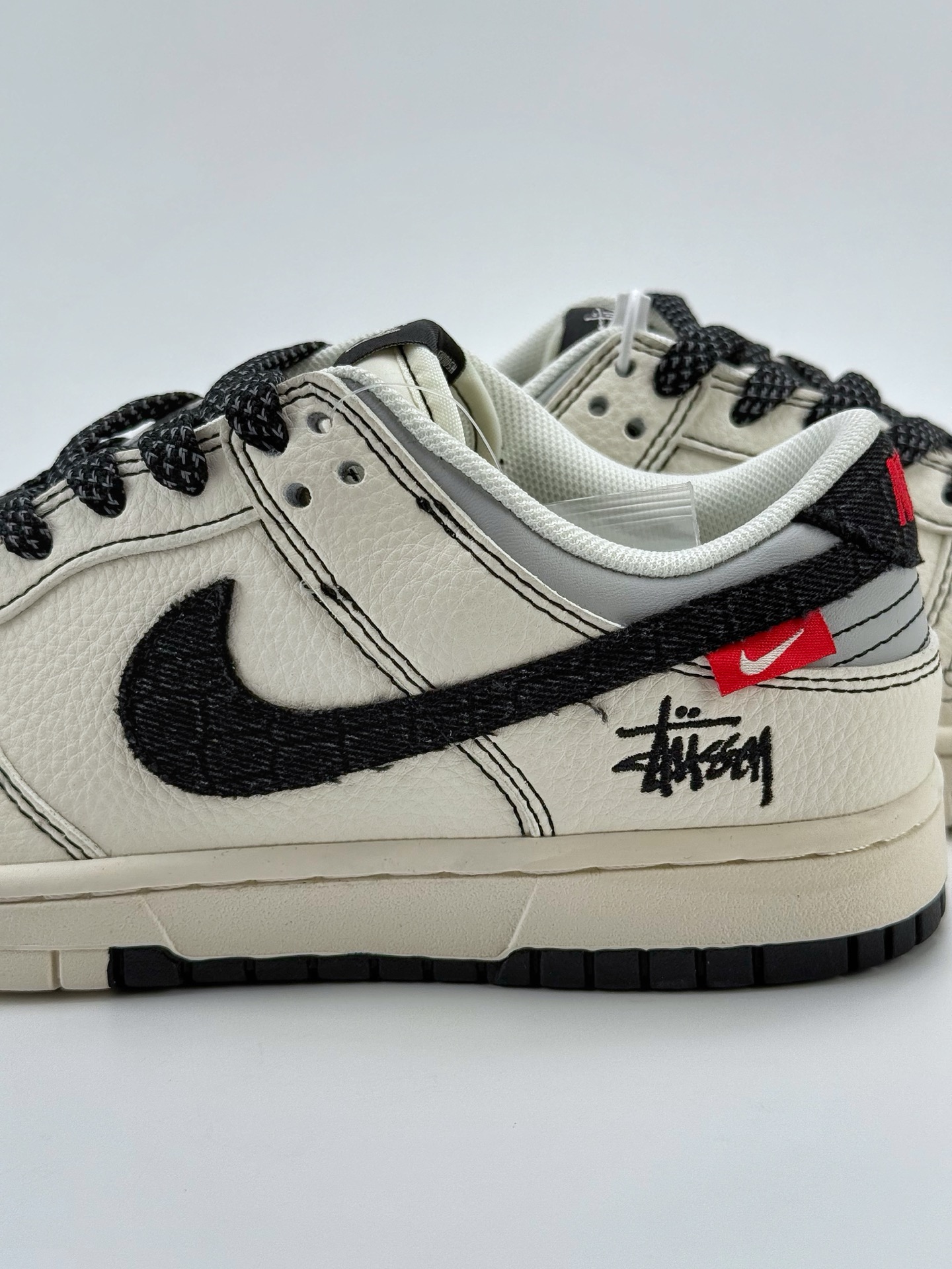 280 Nike SB Dunk Low x Stussy 白黑小钩满天星  ZH2598-266