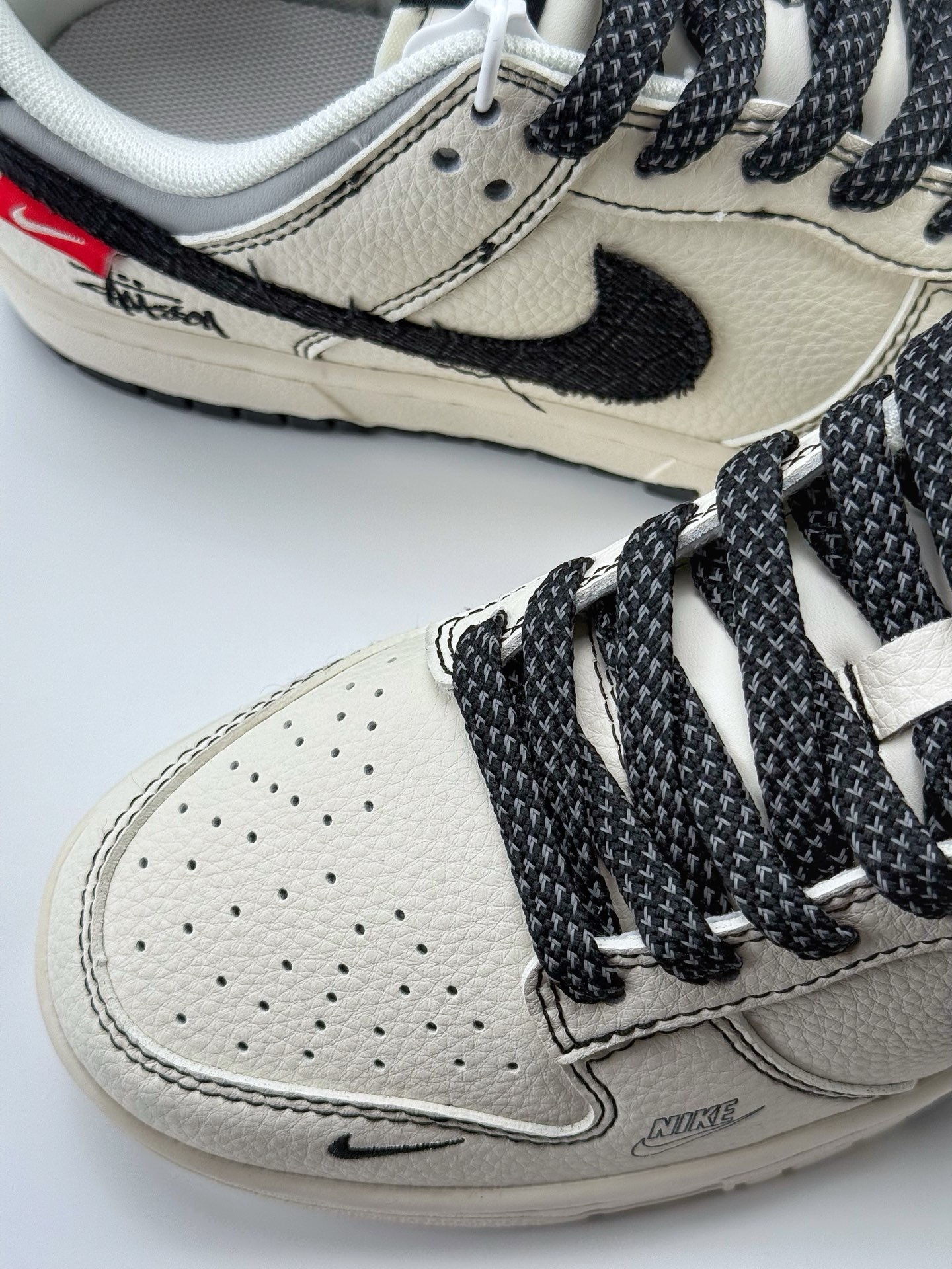 280 Nike SB Dunk Low x Stussy 白黑小钩满天星  ZH2598-266