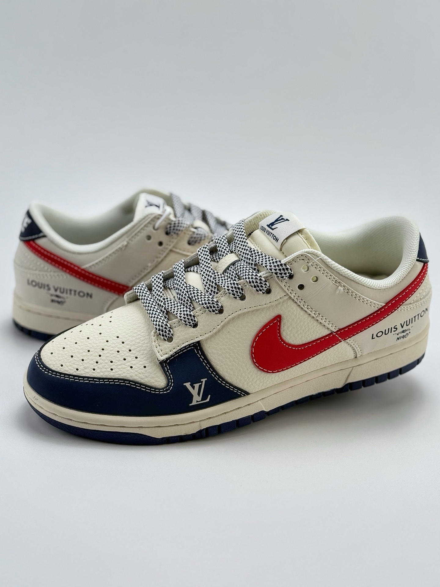 280 Nike SB Dunk Low x Louis Vuitton 白蓝红满天星  JJ2508-563