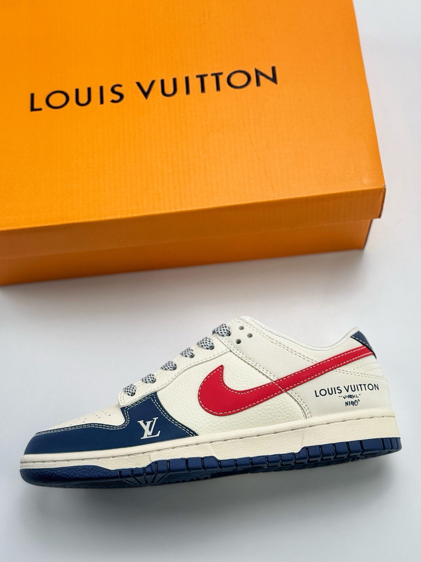 280 Nike SB Dunk Low x Louis Vuitton 白蓝红满天星  JJ2508-563