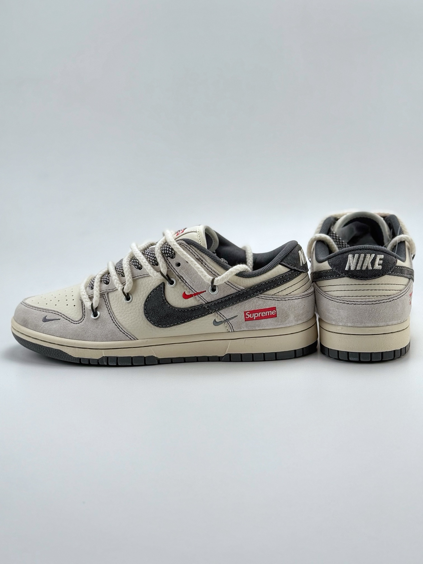 300 Nike SB Dunk Low x Supreme 白灰红三小钩绑带满天星 YX5066-217