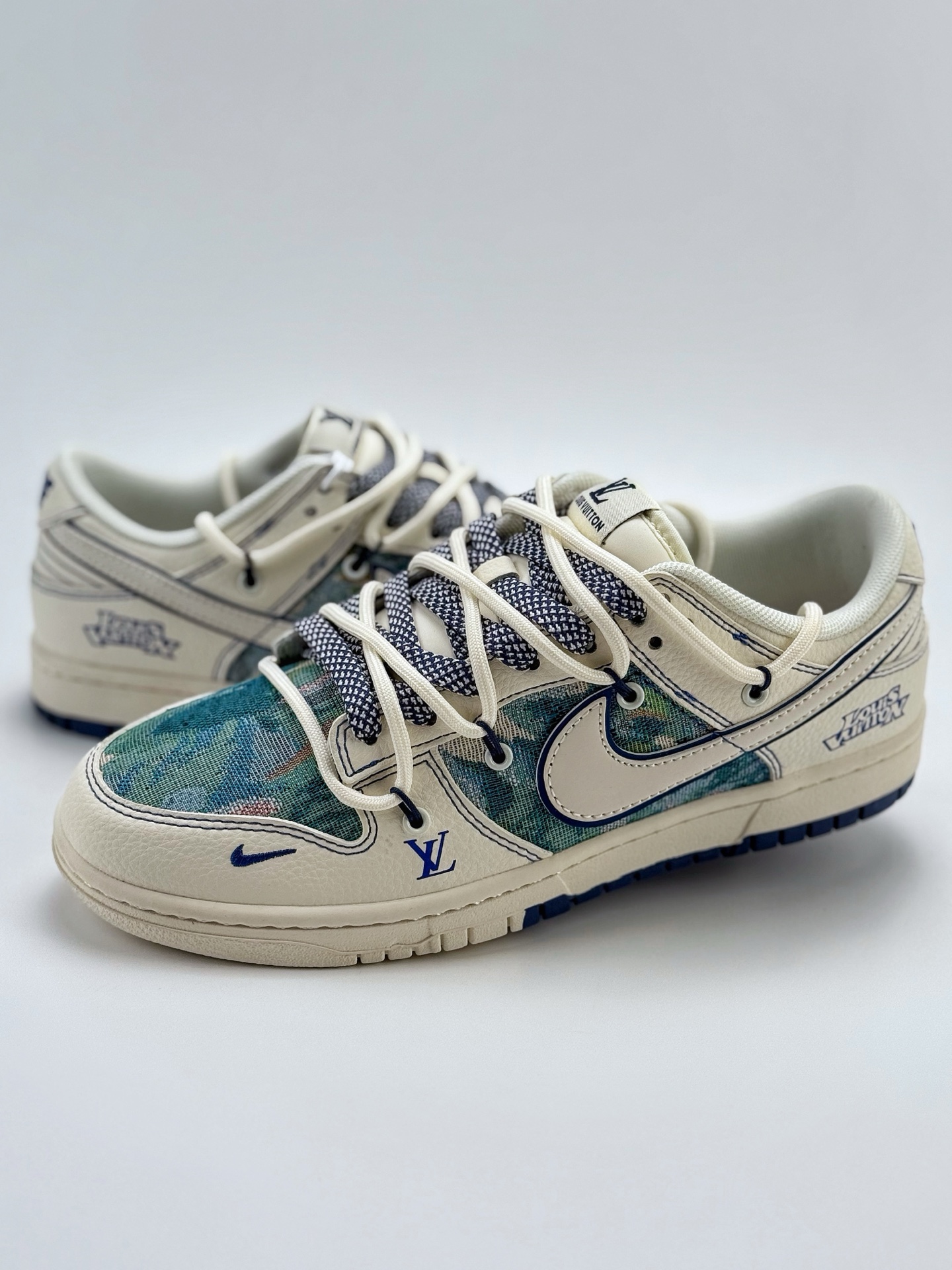 300 Nike SB Dunk Low x Louis Vuitton 白蓝小钩满天星  DN6868-077