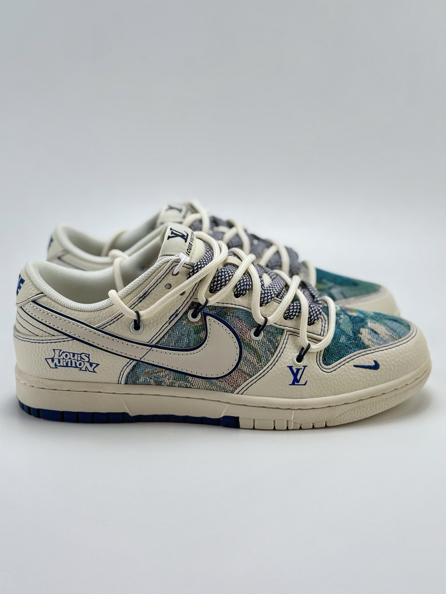 300 Nike SB Dunk Low x Louis Vuitton 白蓝小钩满天星  DN6868-077