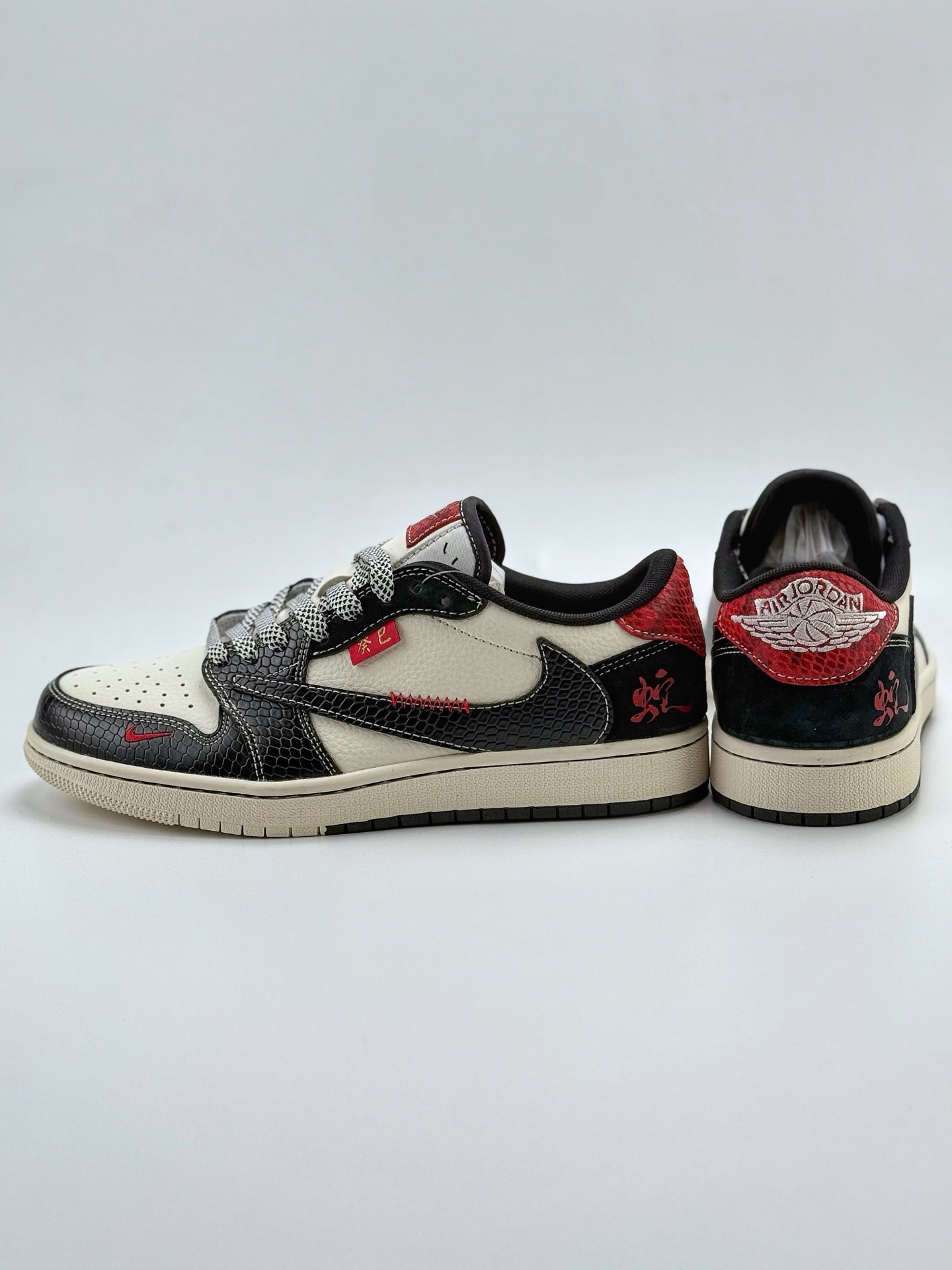 280 Travis Scott x Nike Air Jordan 1 Low 蛇年限定 Air Jordan 1 Low 反转白黑红小钩满天星倒钩 YX5066-306