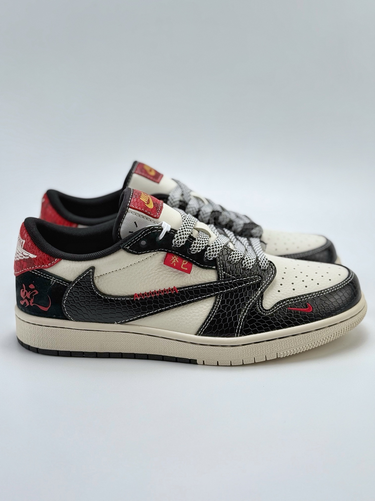 280 Travis Scott x Nike Air Jordan 1 Low 蛇年限定 Air Jordan 1 Low 反转白黑红小钩满天星倒钩 YX5066-306