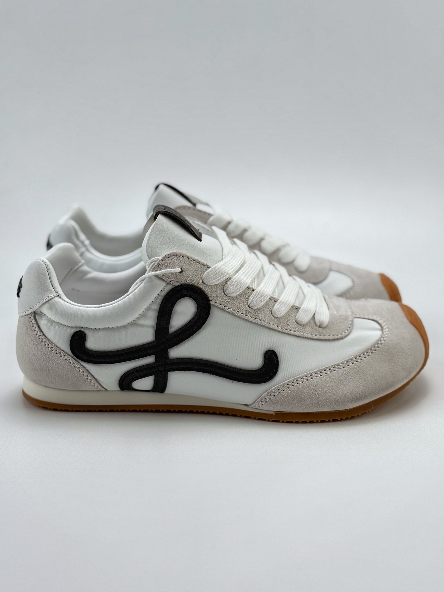 210 配件+10 罗意威Loewe Ballet Runner 2.0 Sneakers 芭蕾舞2.0系列阿甘复古风德训薄底百搭休闲运动鞋