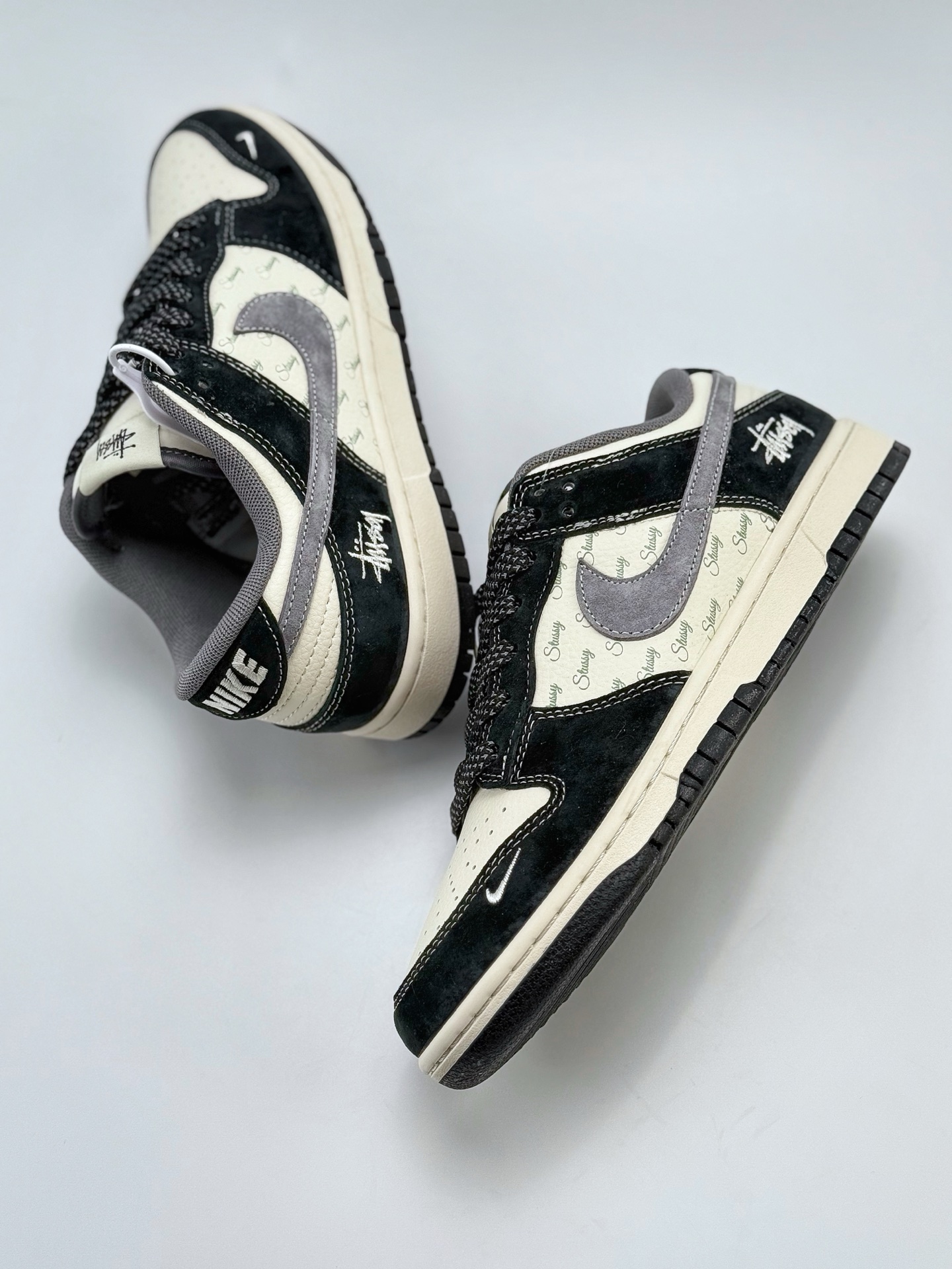240 Nike SB Dunk Low x Stussy 黑白小钩满天星  XS1086-021