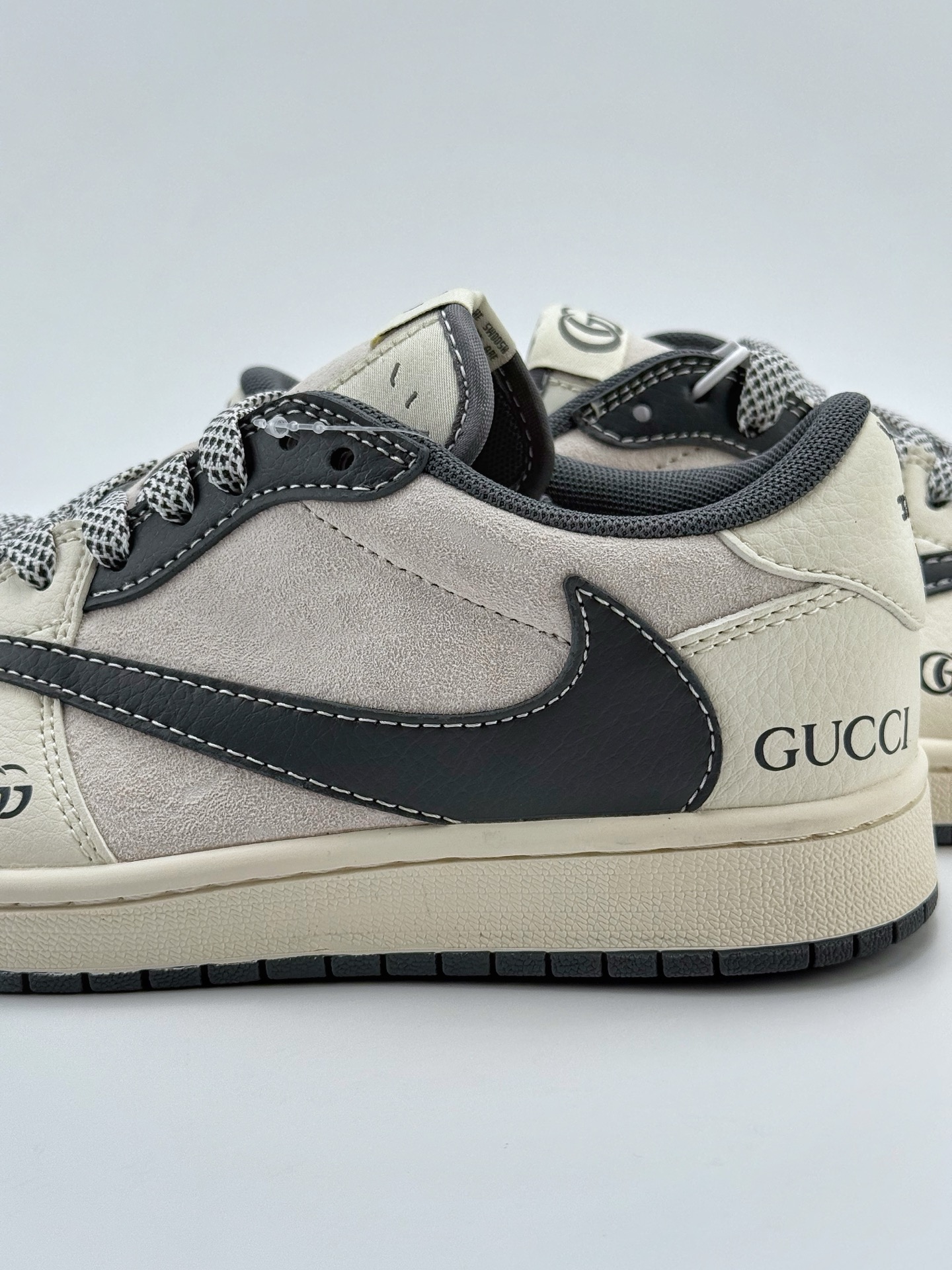 240 Travis Scott x Nike Air Jordan 1 Low x GUCCI Air Jordan 1 Low 反转白灰小钩满天星倒钩 XS3086-012