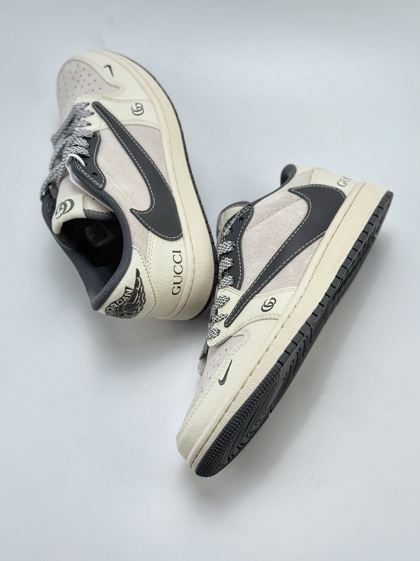 240 Travis Scott x Nike Air Jordan 1 Low x GUCCI Air Jordan 1 Low 反转白灰小钩满天星倒钩 XS3086-012