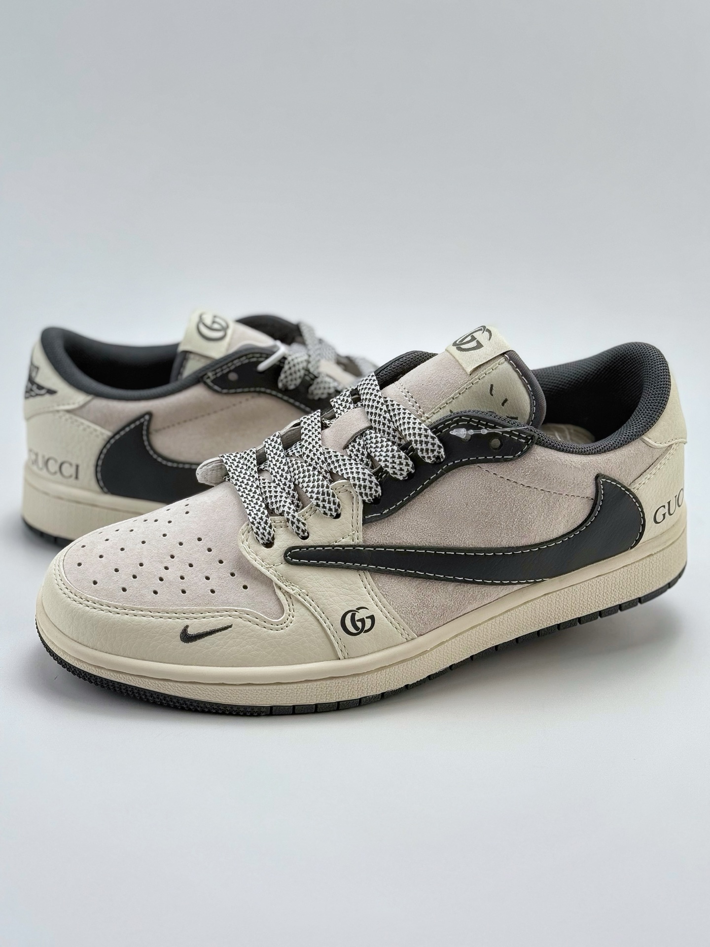 240 Travis Scott x Nike Air Jordan 1 Low x GUCCI Air Jordan 1 Low 反转白灰小钩满天星倒钩 XS3086-012