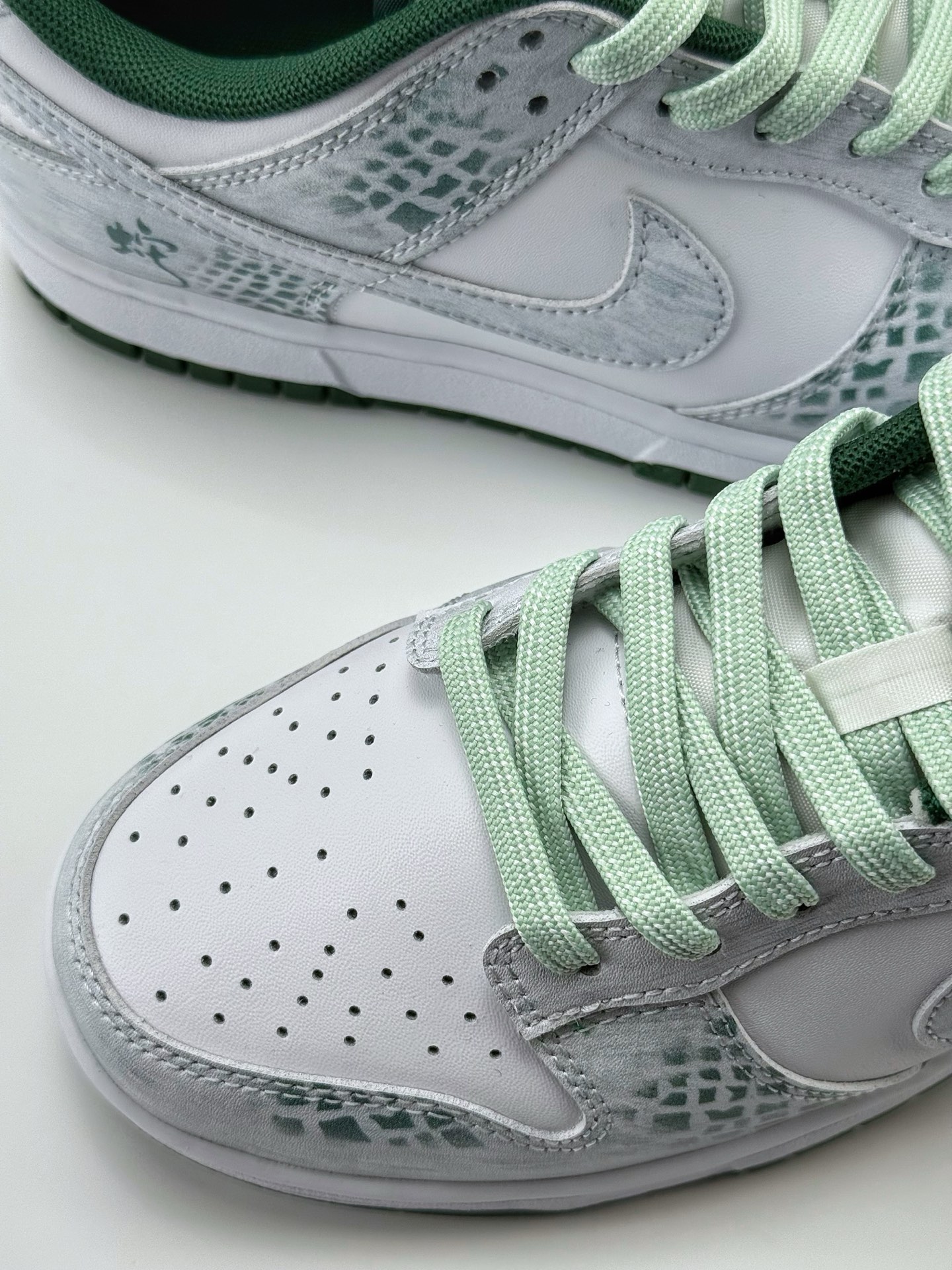 280 Nike SB Dunk Low 森林之子 国风 白青  DD1391-101