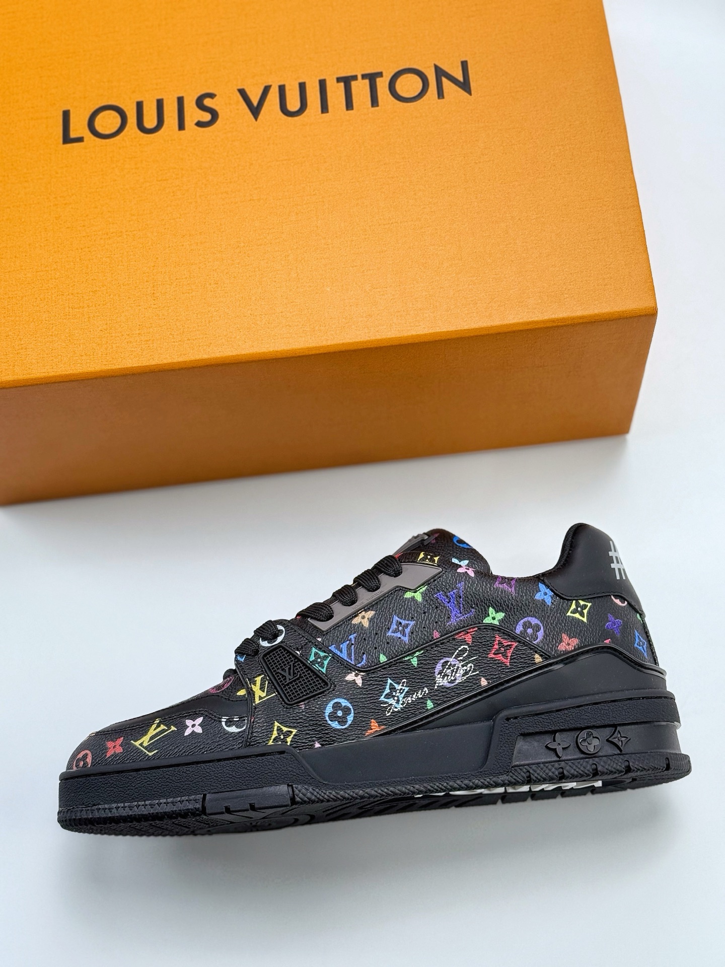 550（正确版本） 新货Louis Vuitton 路易威登 LV Trainer 低帮休闲板鞋