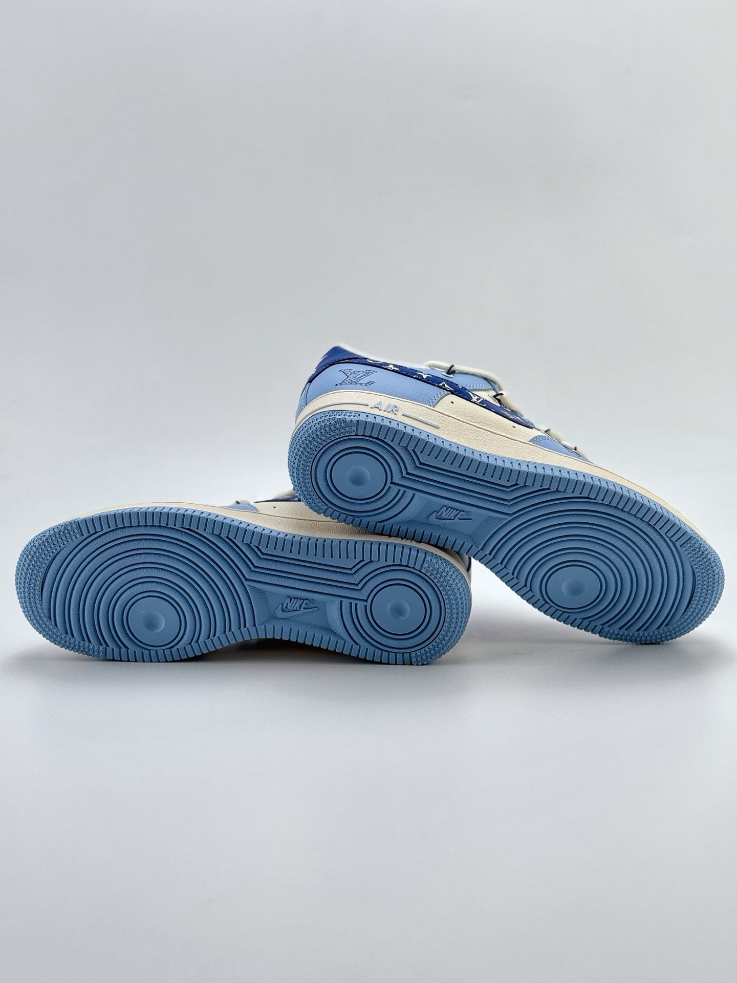 260 Nike Air Force 1 Low 07 x Louis Vuitton 白蓝绑带满天星  DM6868-059
