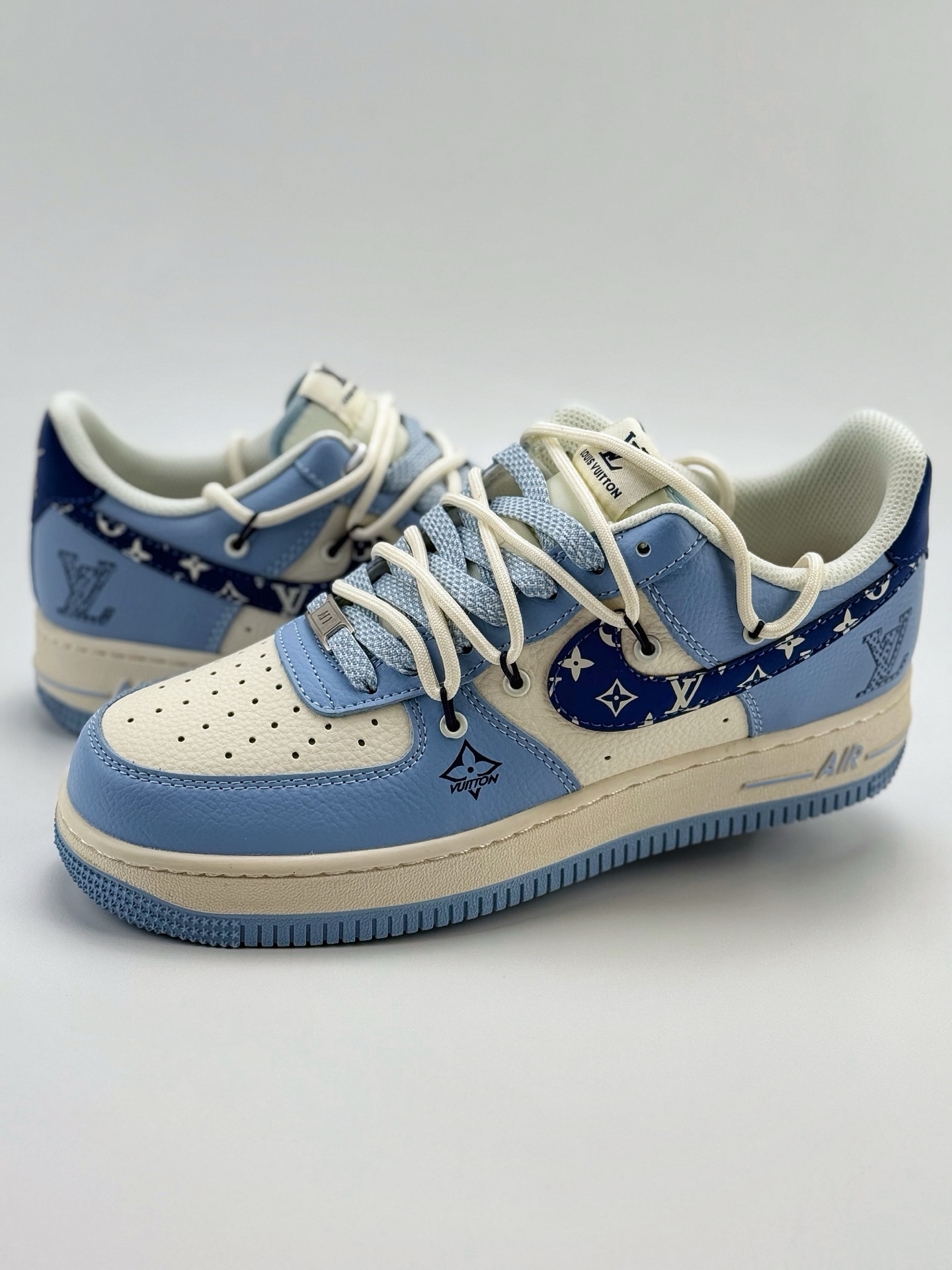 260 Nike Air Force 1 Low 07 x Louis Vuitton 白蓝绑带满天星  DM6868-059