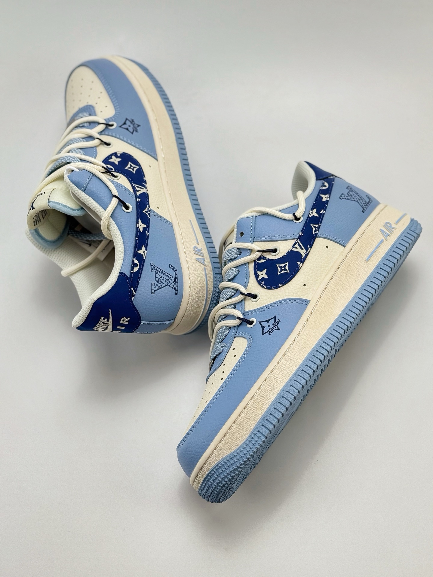 260 Nike Air Force 1 Low 07 x Louis Vuitton 白蓝绑带满天星  DM6868-059