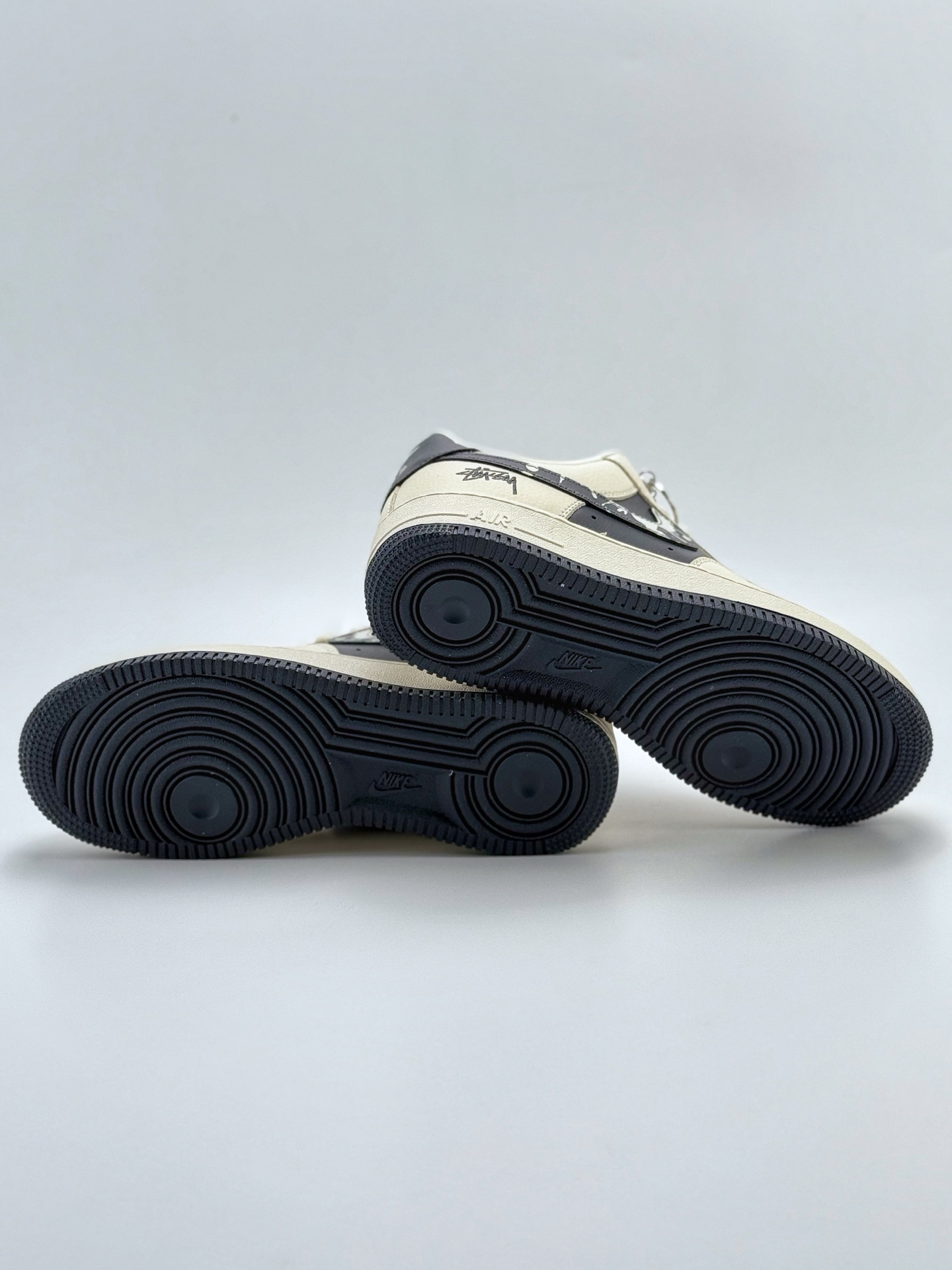 260 Nike Air Force 1 Low 07 x Stussy 白蓝小钩  DF0188-042