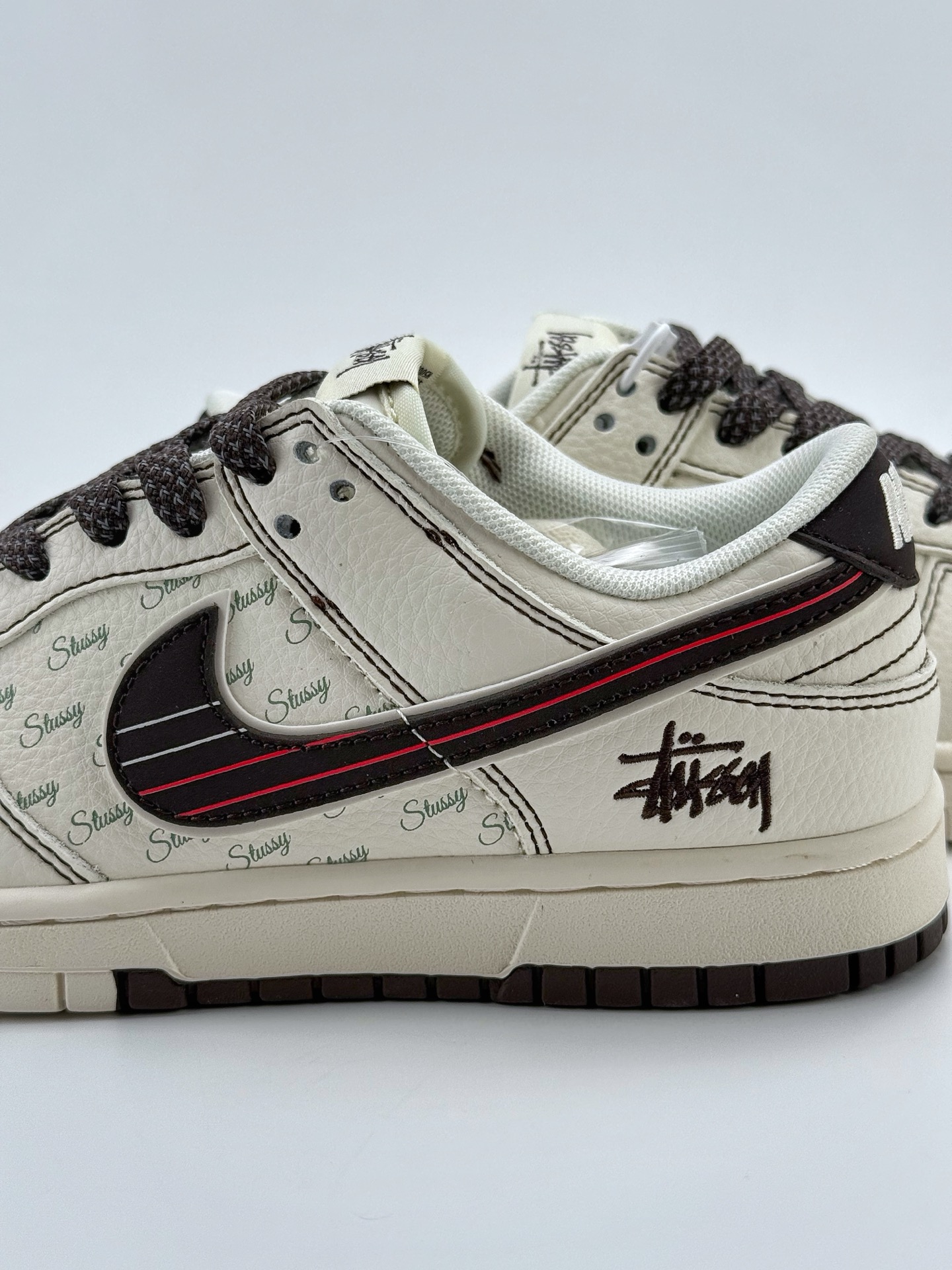 280 Nike SB Dunk Low x Stussy 白黑小钩满天星  XS6089-536