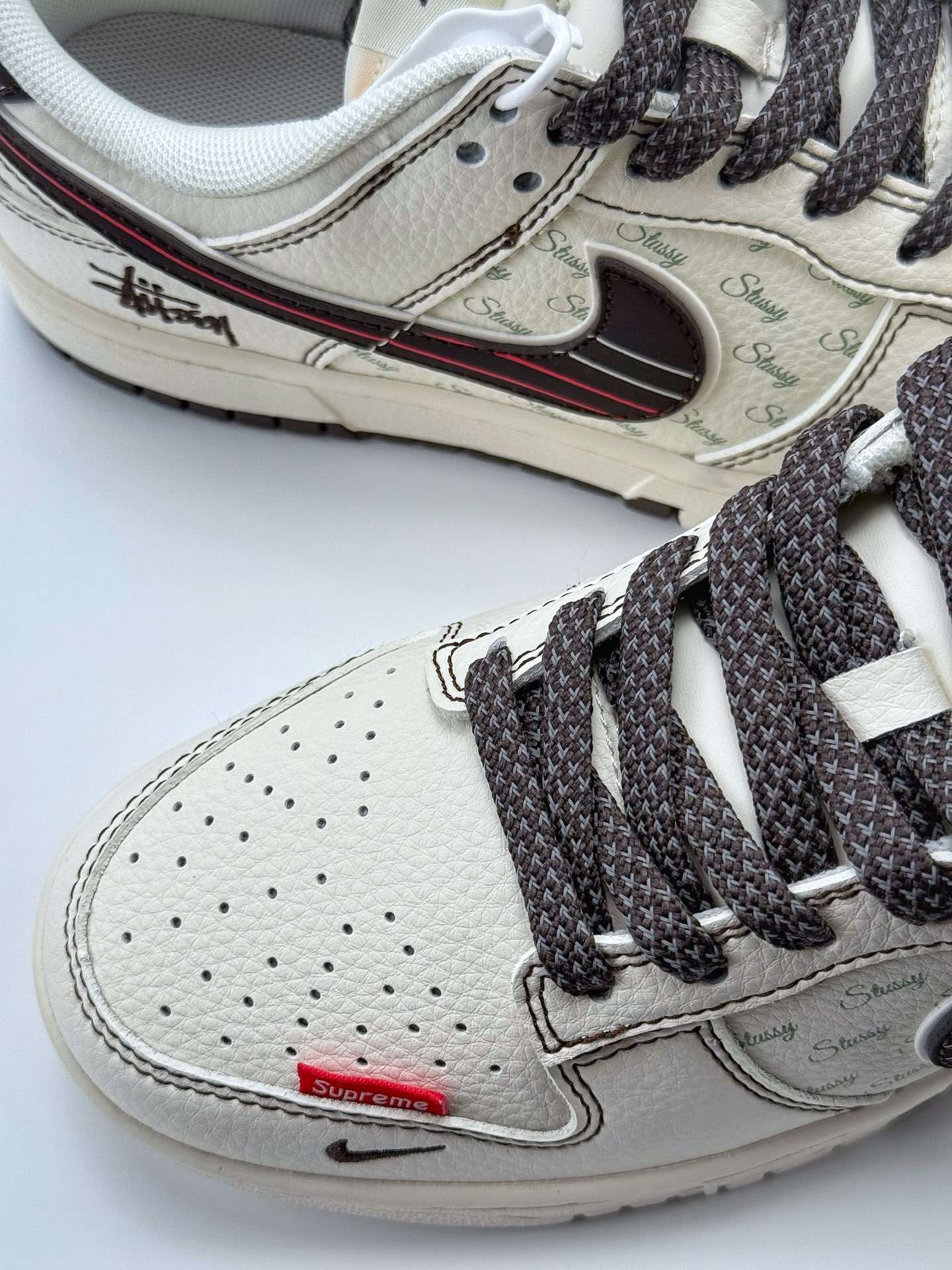 280 Nike SB Dunk Low x Stussy 白黑小钩满天星  XS6089-536