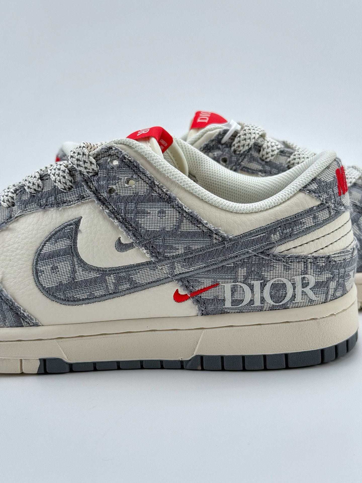 280 Nike SB Dunk Low x DIOR 白灰蓝小钩满天星  SJ2558-013