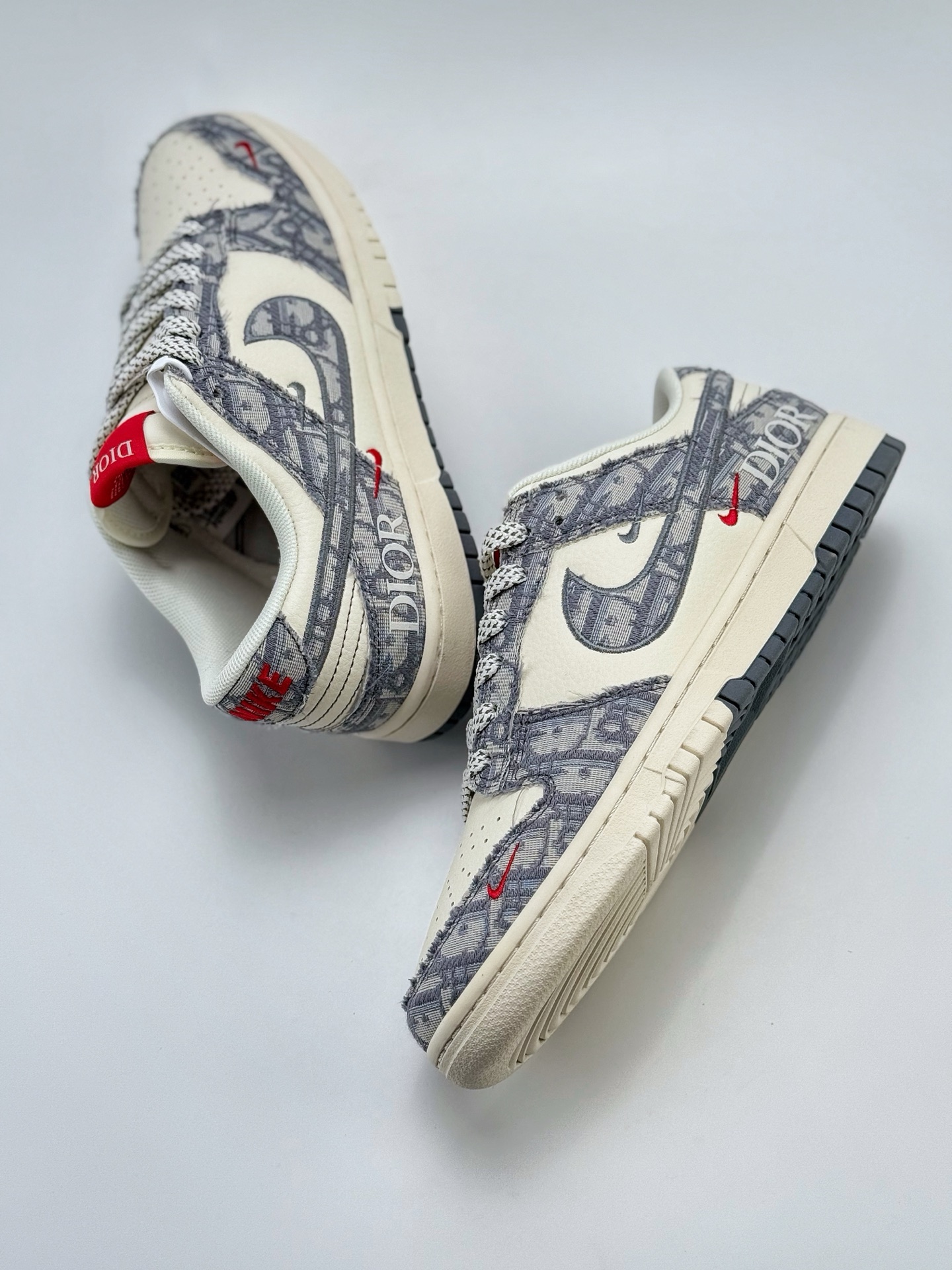 280 Nike SB Dunk Low x DIOR 白灰蓝小钩满天星  SJ2558-013