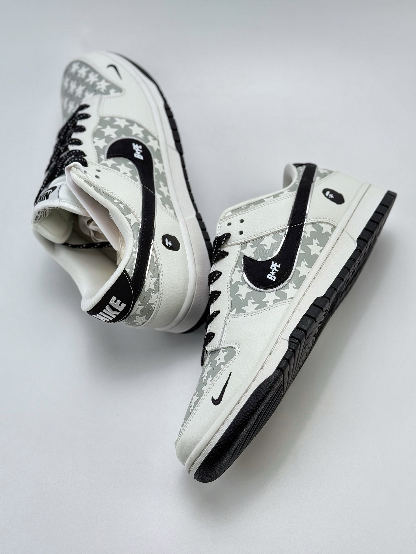 Nike SB Dunk Low x BAPE 白黑小钩 CS1688-104