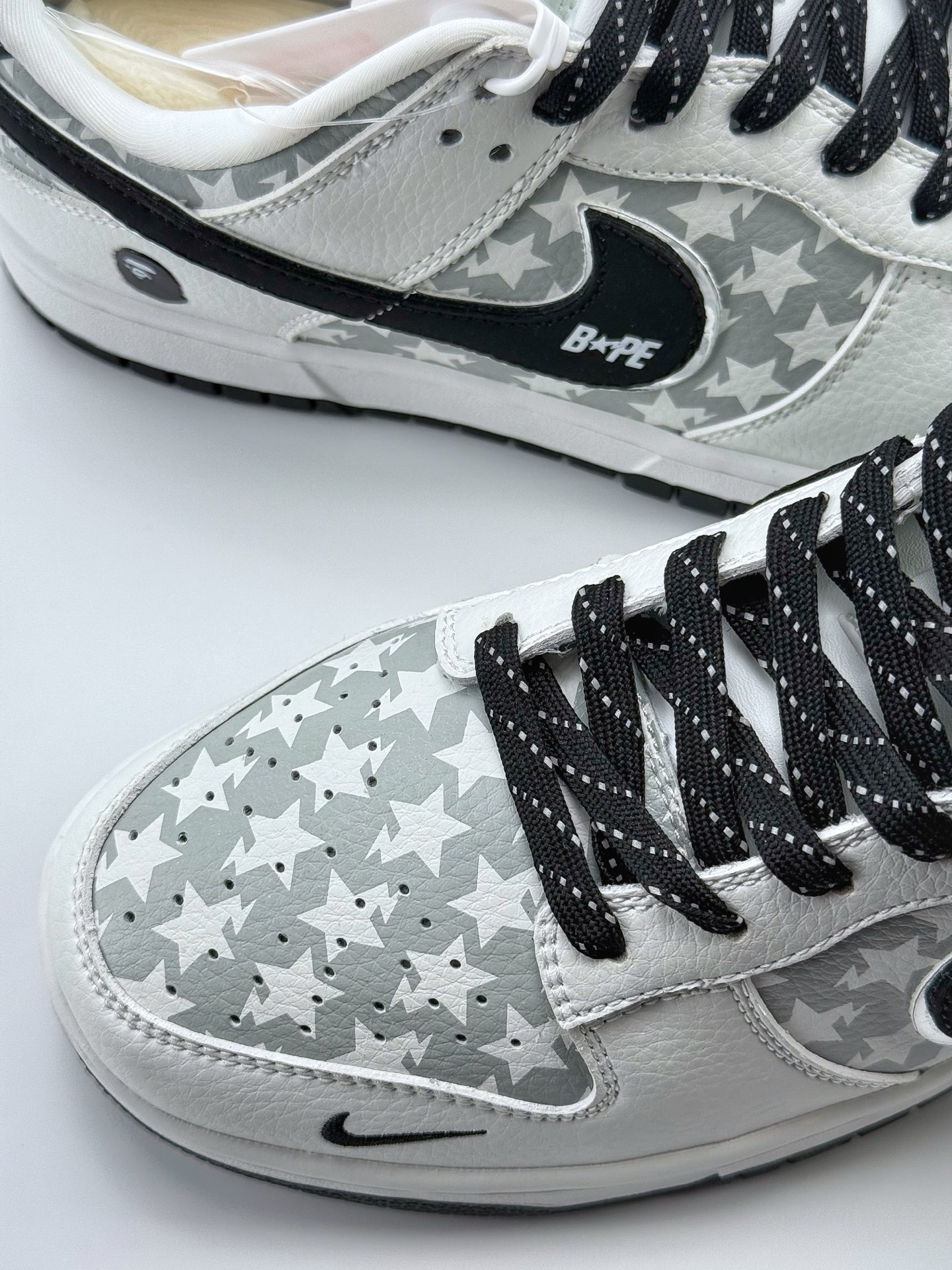 Nike SB Dunk Low x BAPE 白黑小钩 CS1688-104