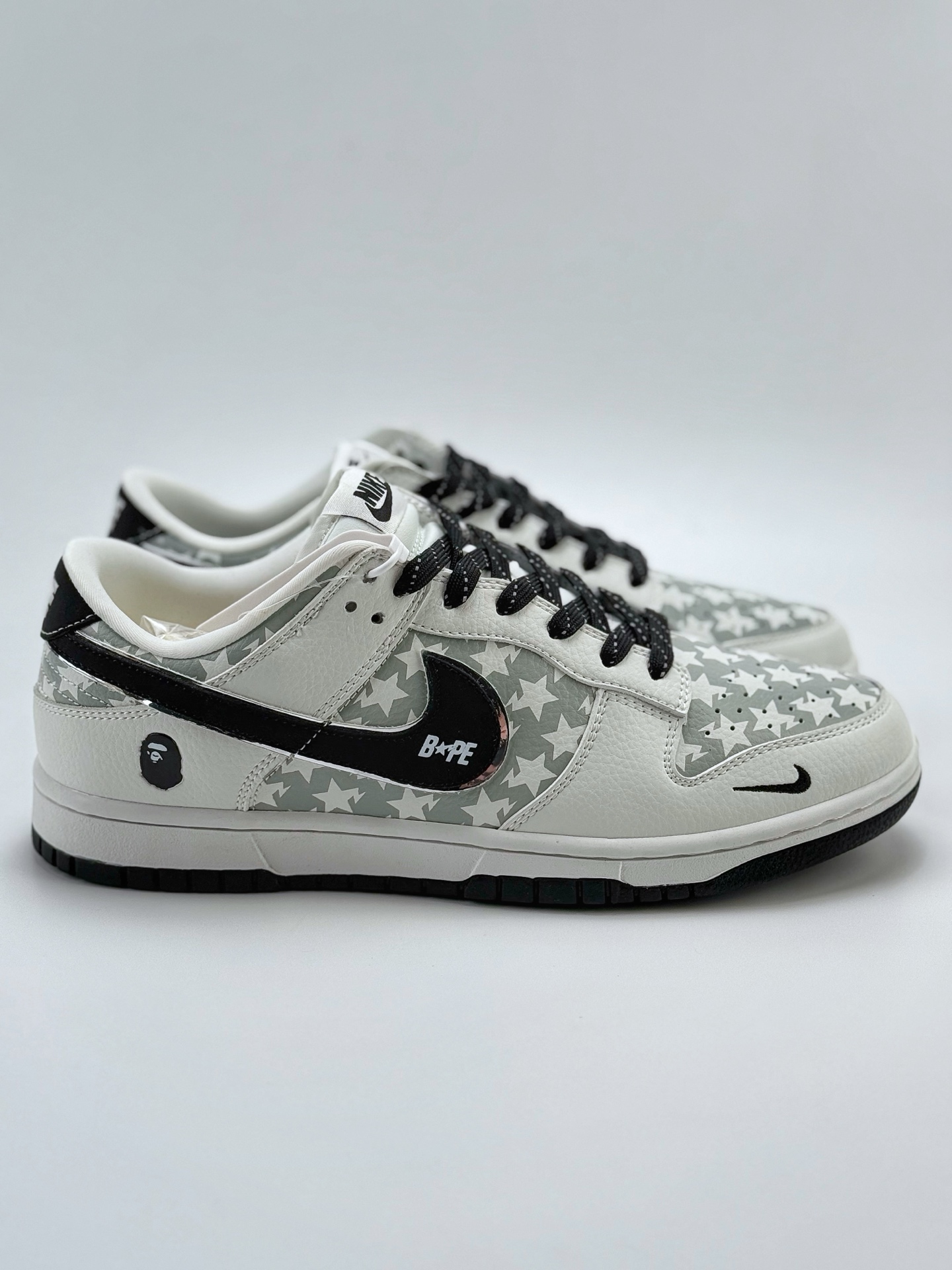 Nike SB Dunk Low x BAPE 白黑小钩 CS1688-104