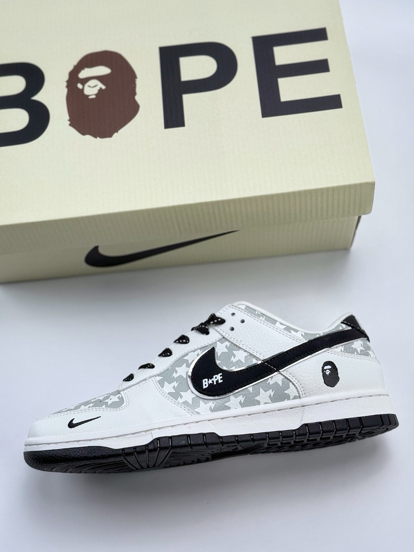 Nike SB Dunk Low x BAPE 白黑小钩 CS1688-104