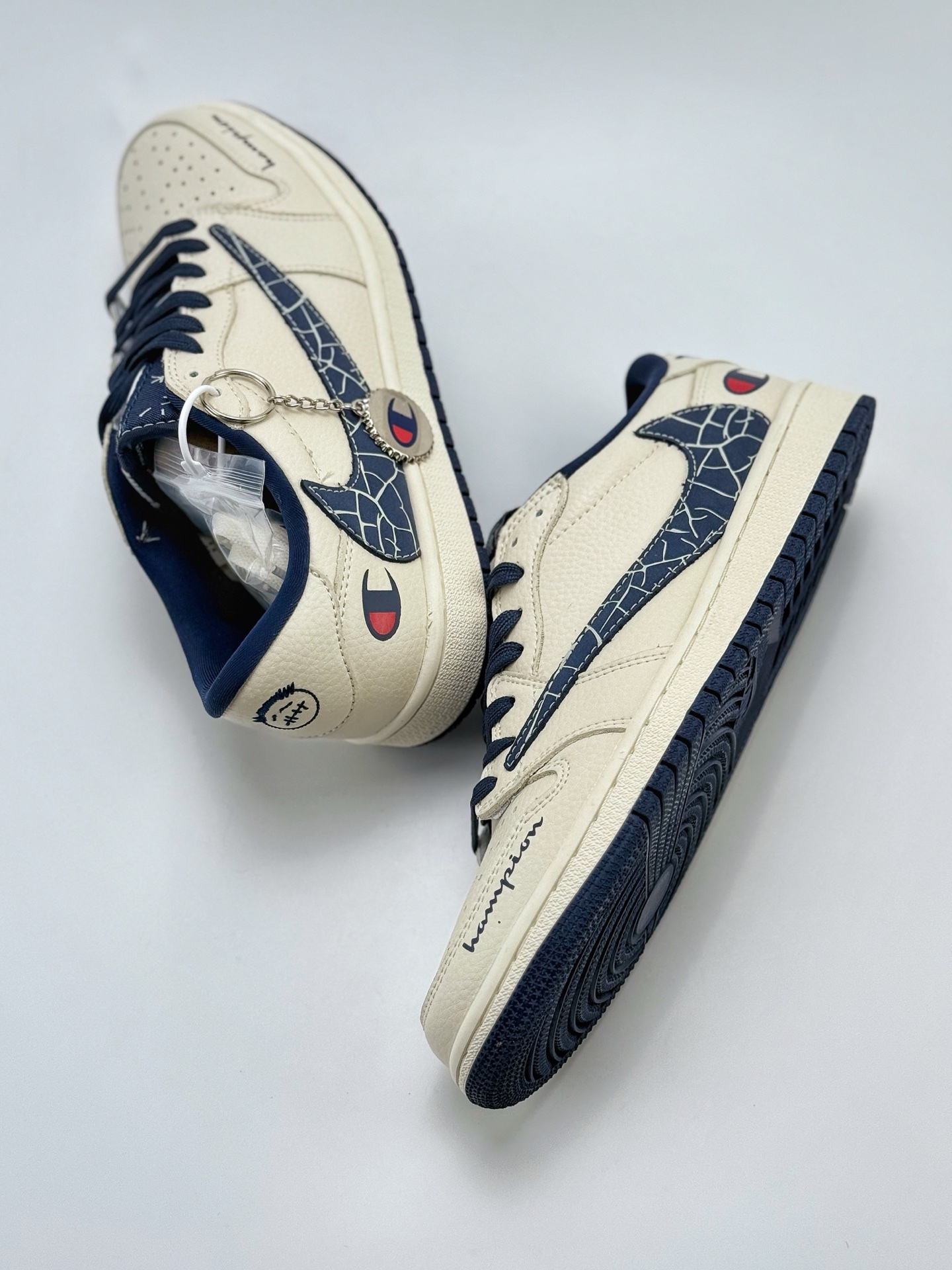 280 Travis Scott x Nike Air Jordan 1 Low x Champion Air Jordan 1 Low 反转白蓝倒钩 LD2025-015
