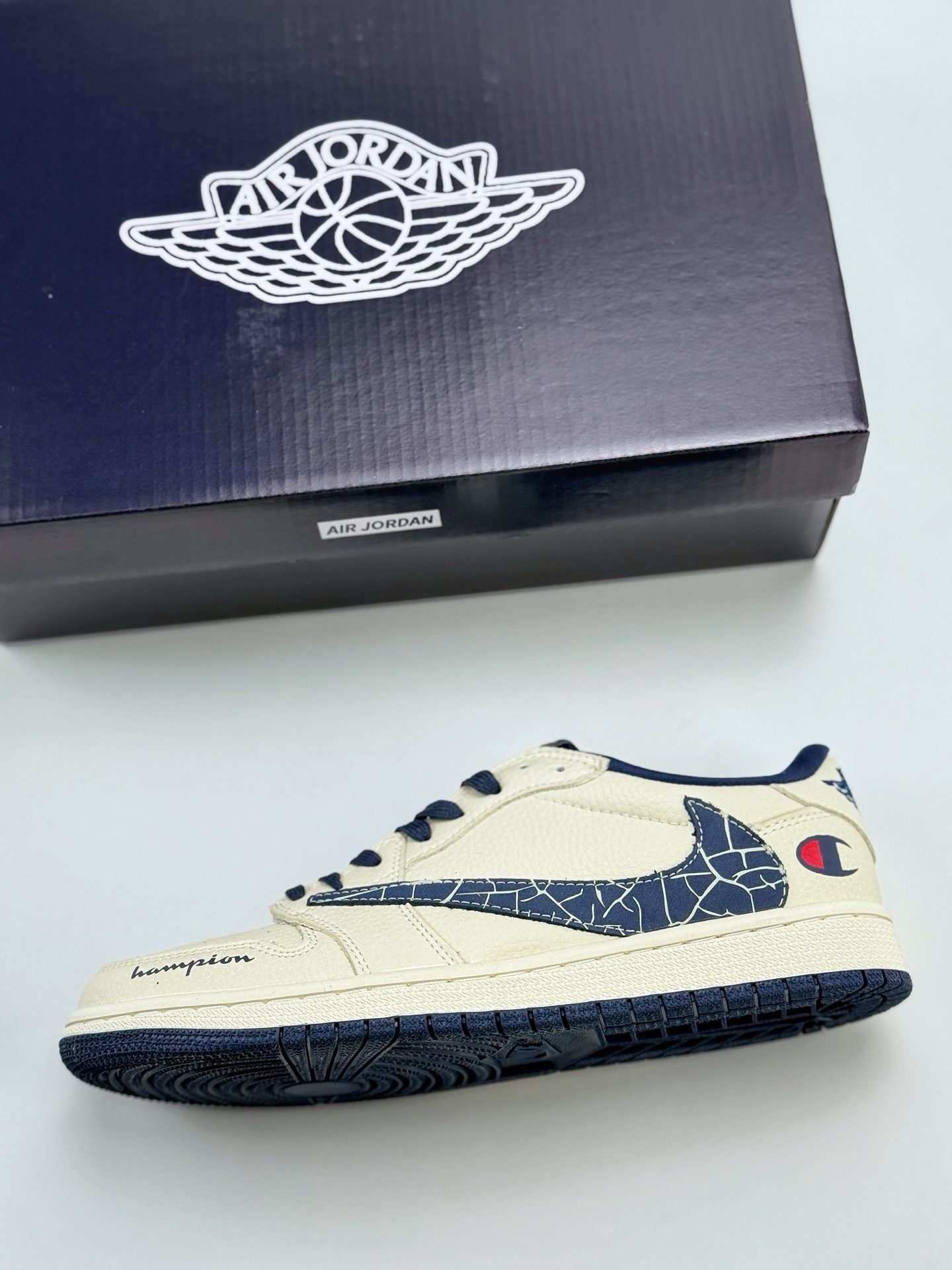 280 Travis Scott x Nike Air Jordan 1 Low x Champion Air Jordan 1 Low 反转白蓝倒钩 LD2025-015