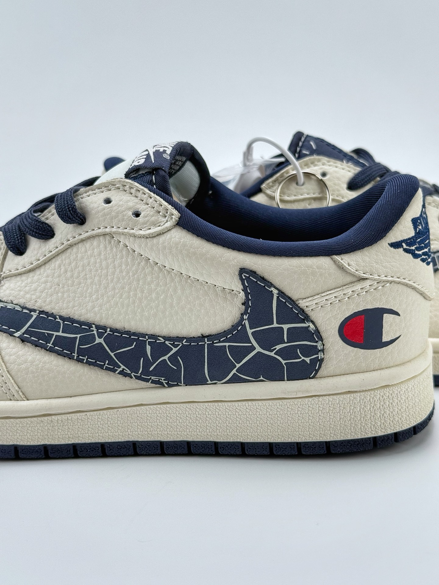 280 Travis Scott x Nike Air Jordan 1 Low x Champion Air Jordan 1 Low 反转白蓝倒钩 LD2025-015