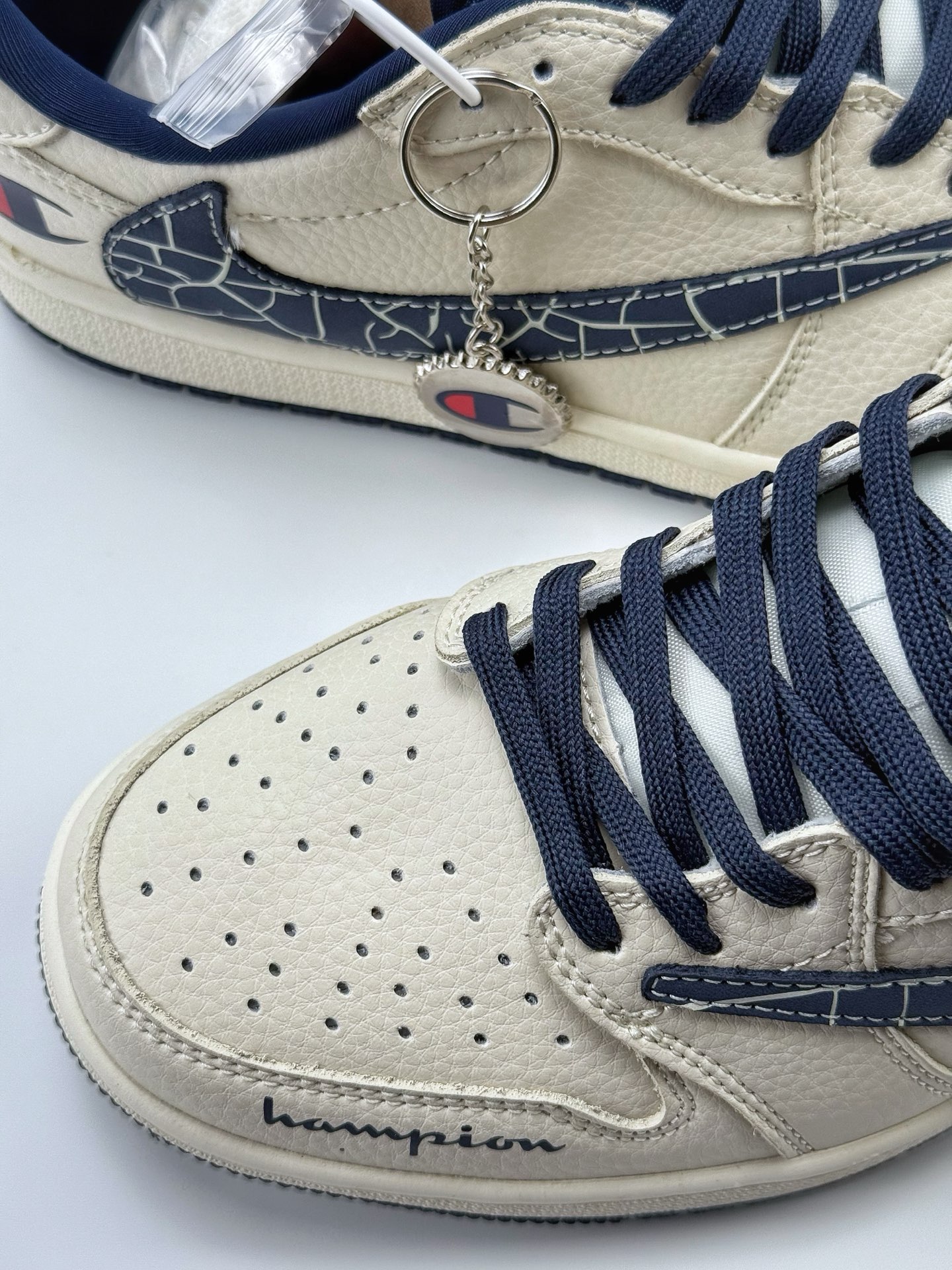 280 Travis Scott x Nike Air Jordan 1 Low x Champion Air Jordan 1 Low 反转白蓝倒钩 LD2025-015