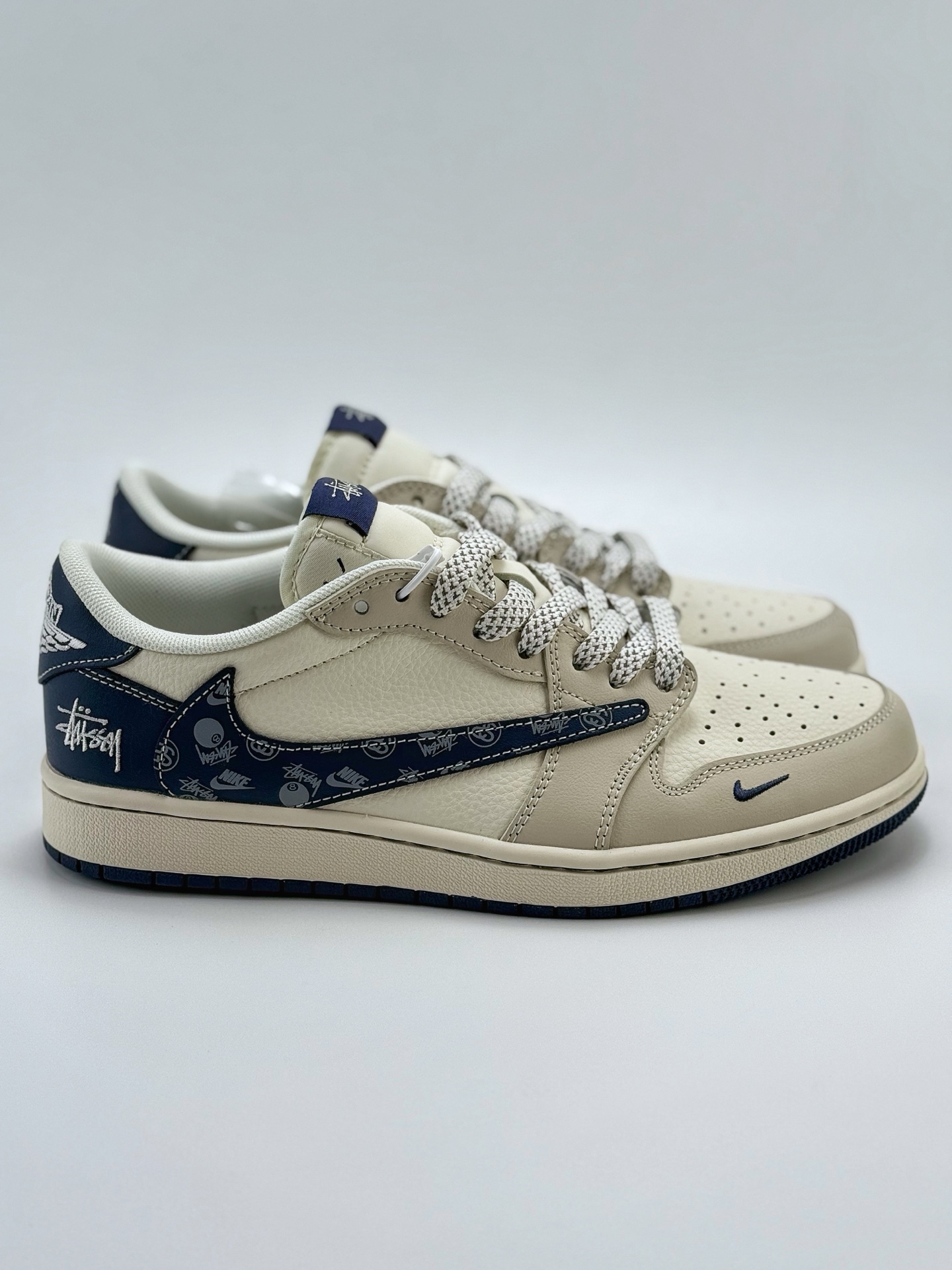 Travis Scott x Nike Air Jordan 1 Low x Stussy Air Jordan 1 Low 反转白蓝小钩满天星倒钩 JJ2508-551