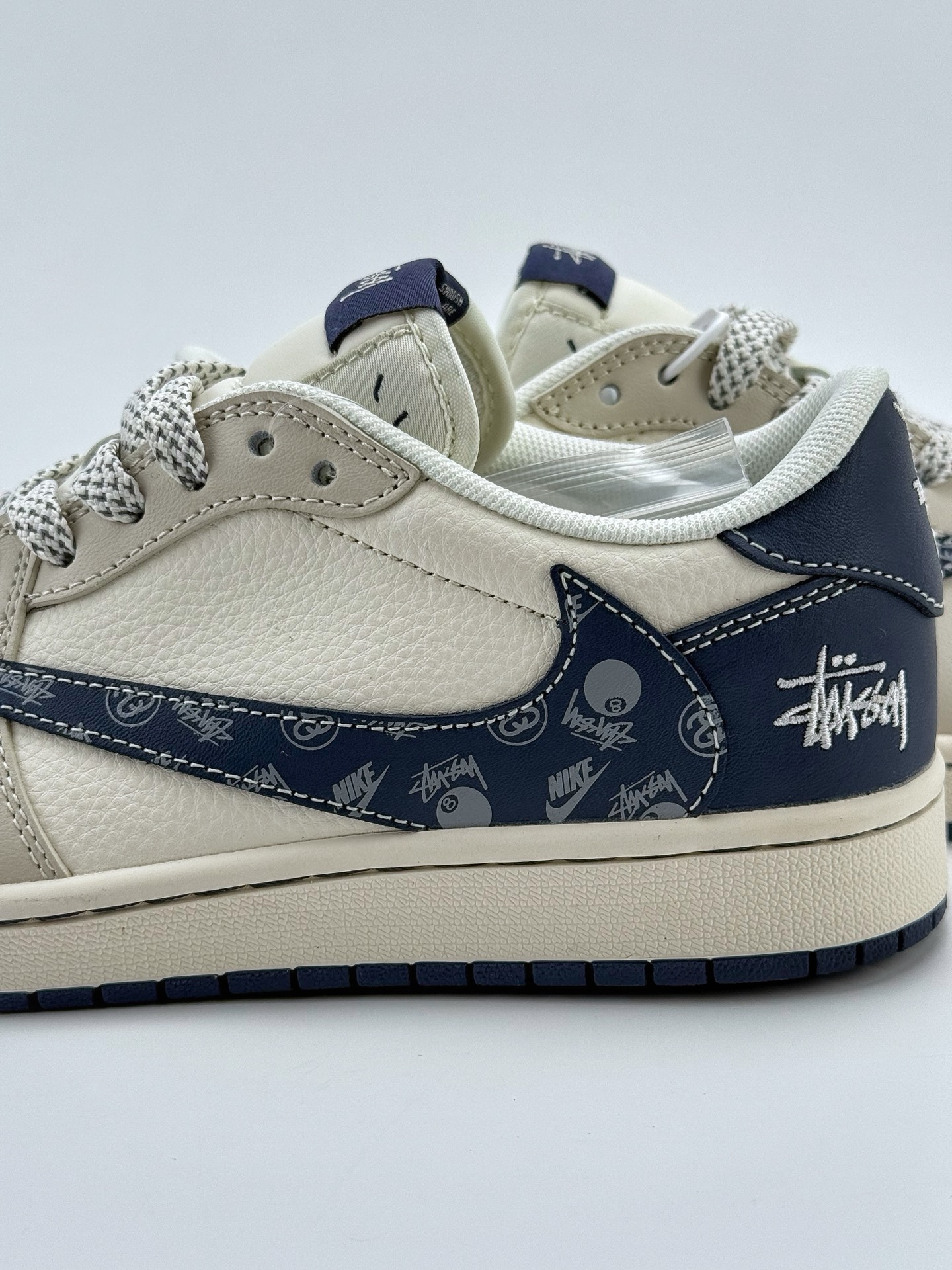 Travis Scott x Nike Air Jordan 1 Low x Stussy Air Jordan 1 Low 反转白蓝小钩满天星倒钩 JJ2508-551