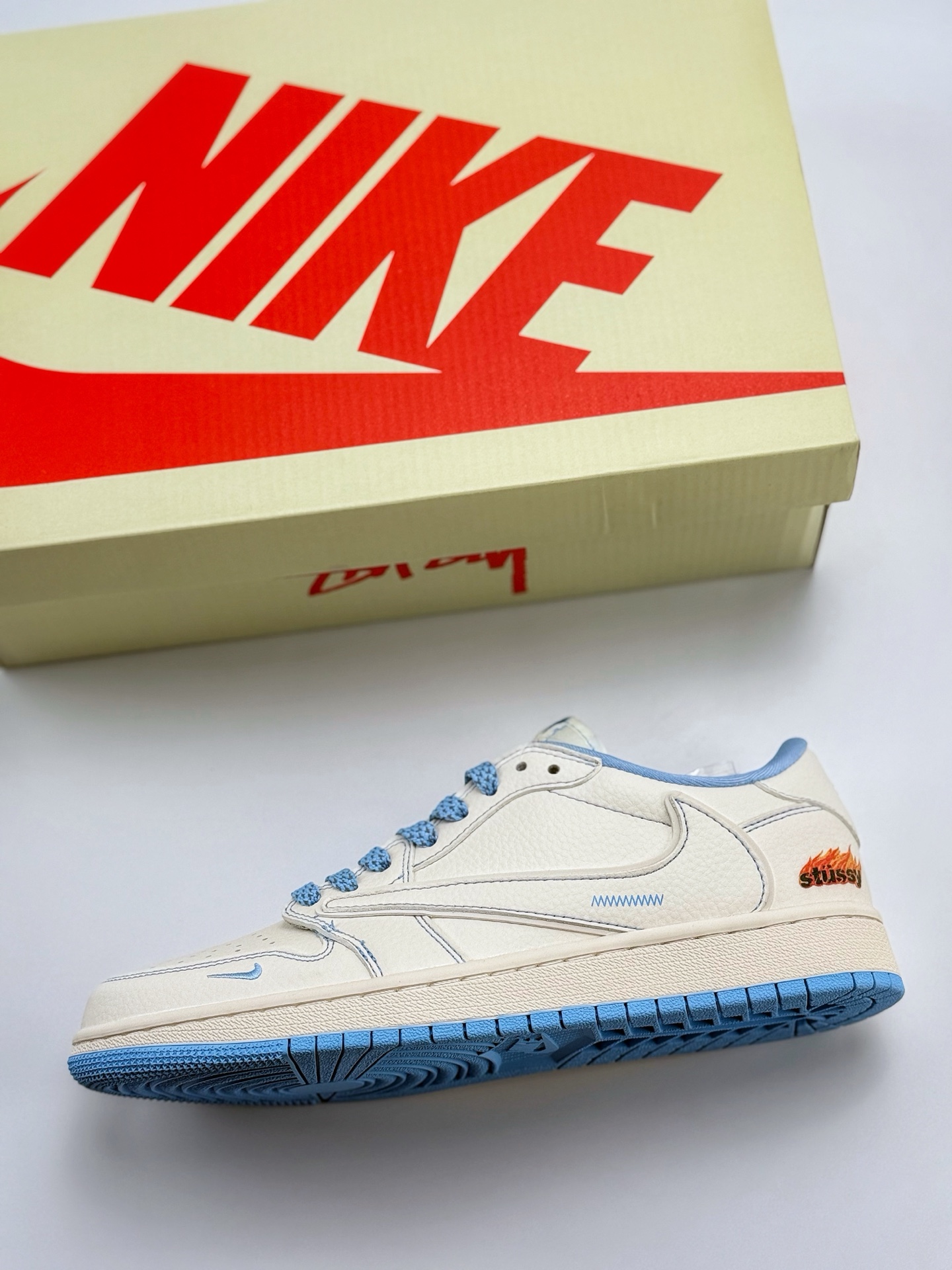 Travis Scott x Nike Air Jordan 1 Low x Stussy Air Jordan 1 Low 反转白天蓝小钩满天星倒钩 ZH2598-229