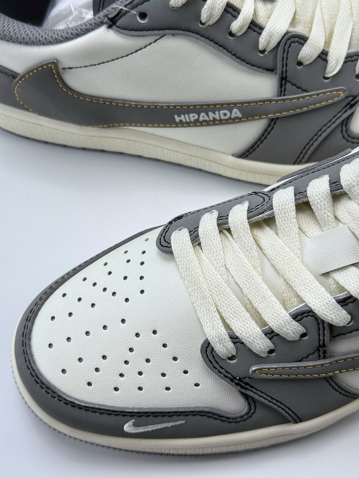 240 Travis Scott x Nike Air Jordan 1 Low x HIPANDA Air Jordan 1 Low 反转白灰小钩倒钩  XD1568-106