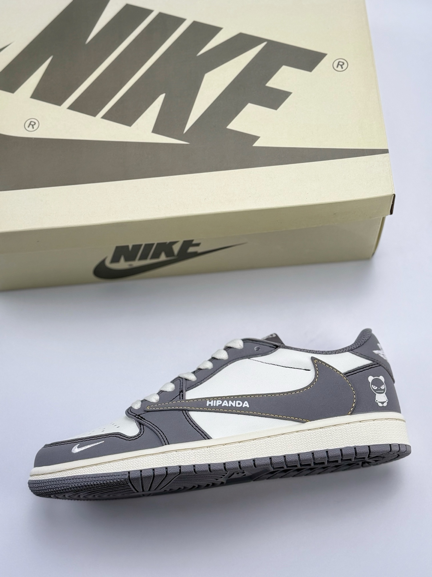 240 Travis Scott x Nike Air Jordan 1 Low x HIPANDA Air Jordan 1 Low 反转白灰小钩倒钩  XD1568-106
