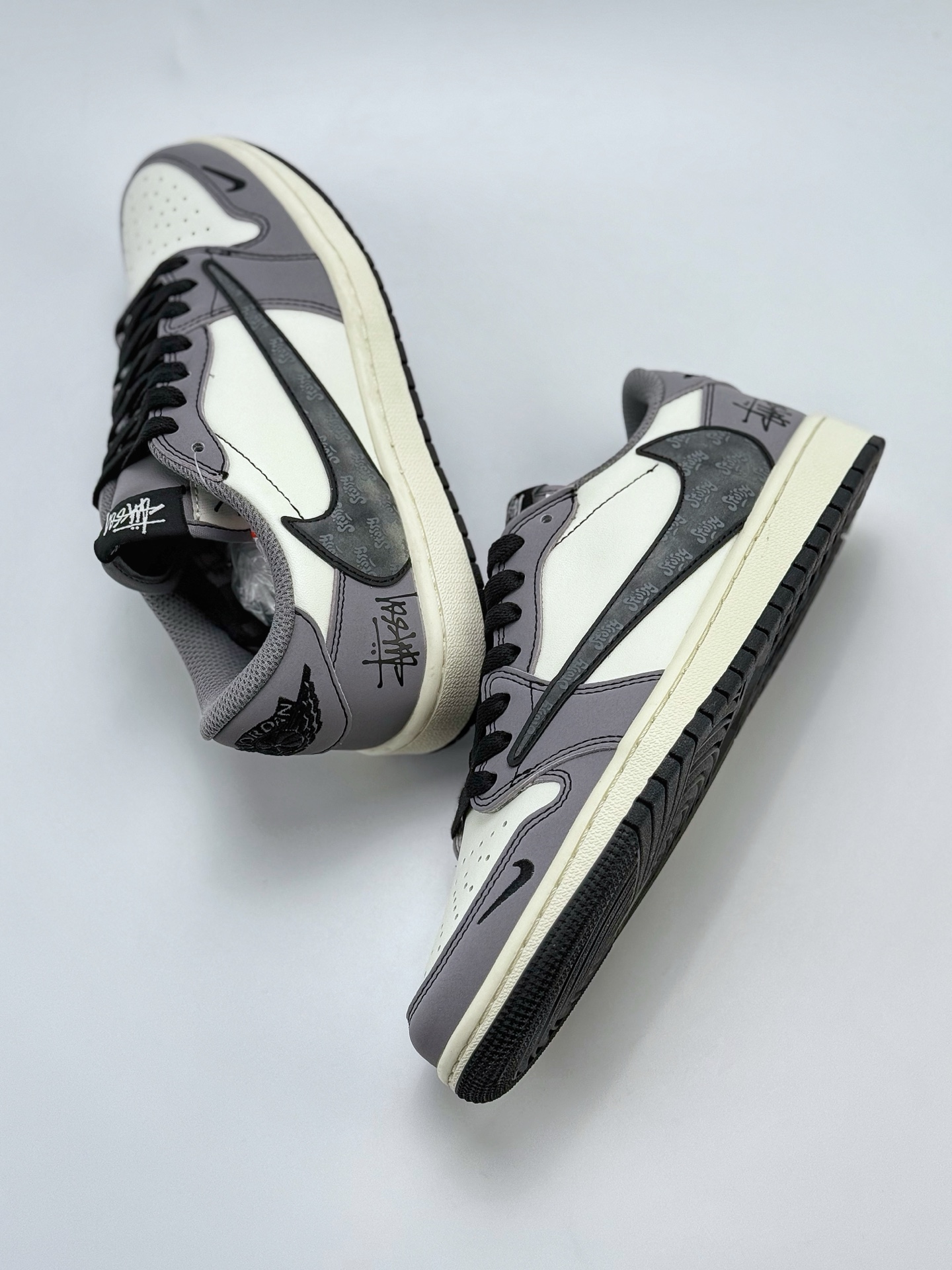 240 Travis Scott x Nike Air Jordan 1 Low x Stussy Air Jordan 1 Low 反转白灰黑小钩倒钩  XD1568-109
