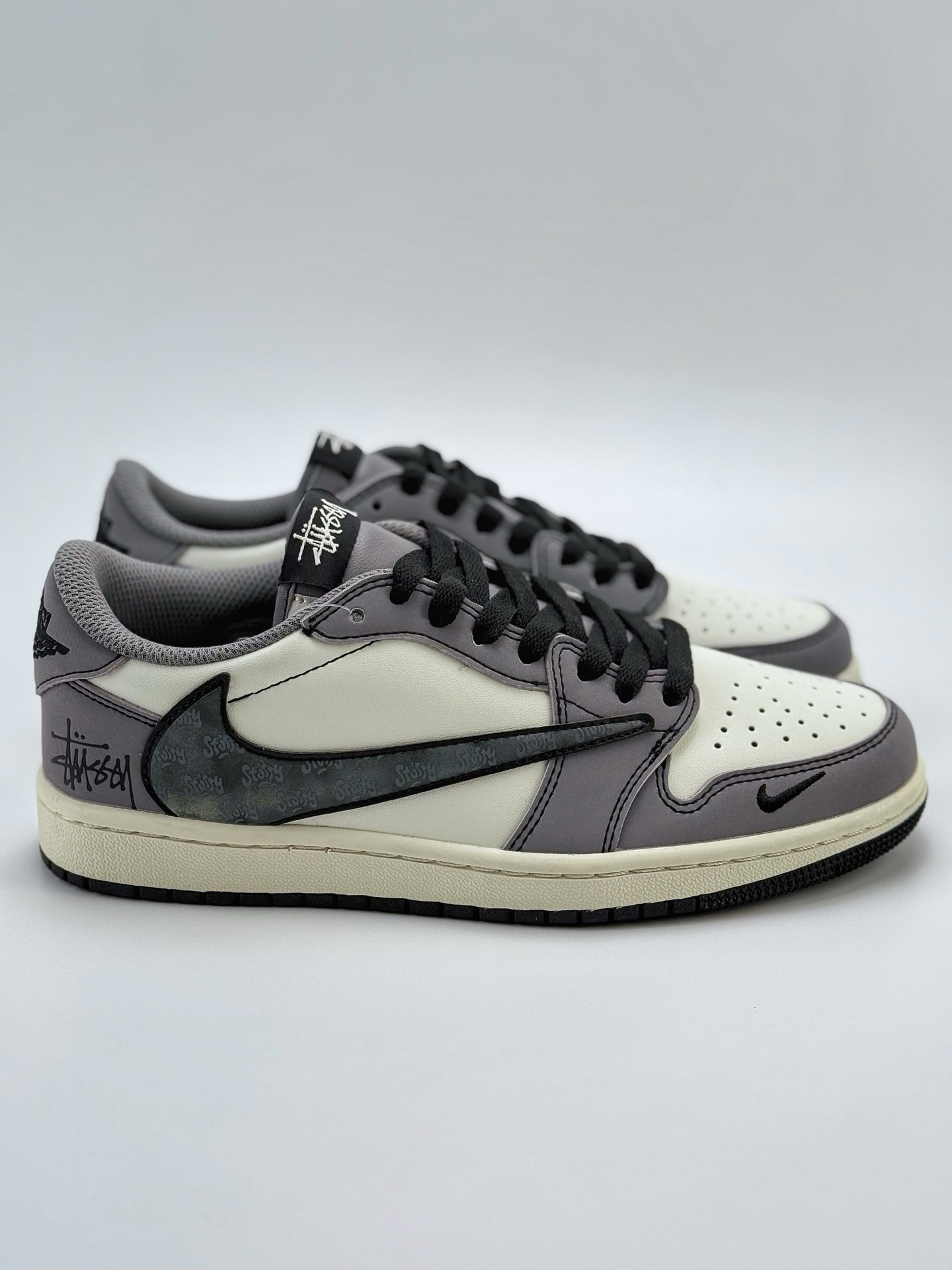 240 Travis Scott x Nike Air Jordan 1 Low x Stussy Air Jordan 1 Low 反转白灰黑小钩倒钩  XD1568-109