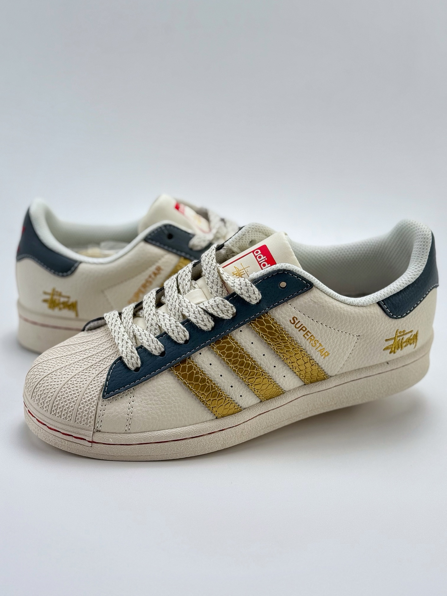 220 AD Originals Superstar x Stussy 白蓝金满天星   BZ2530