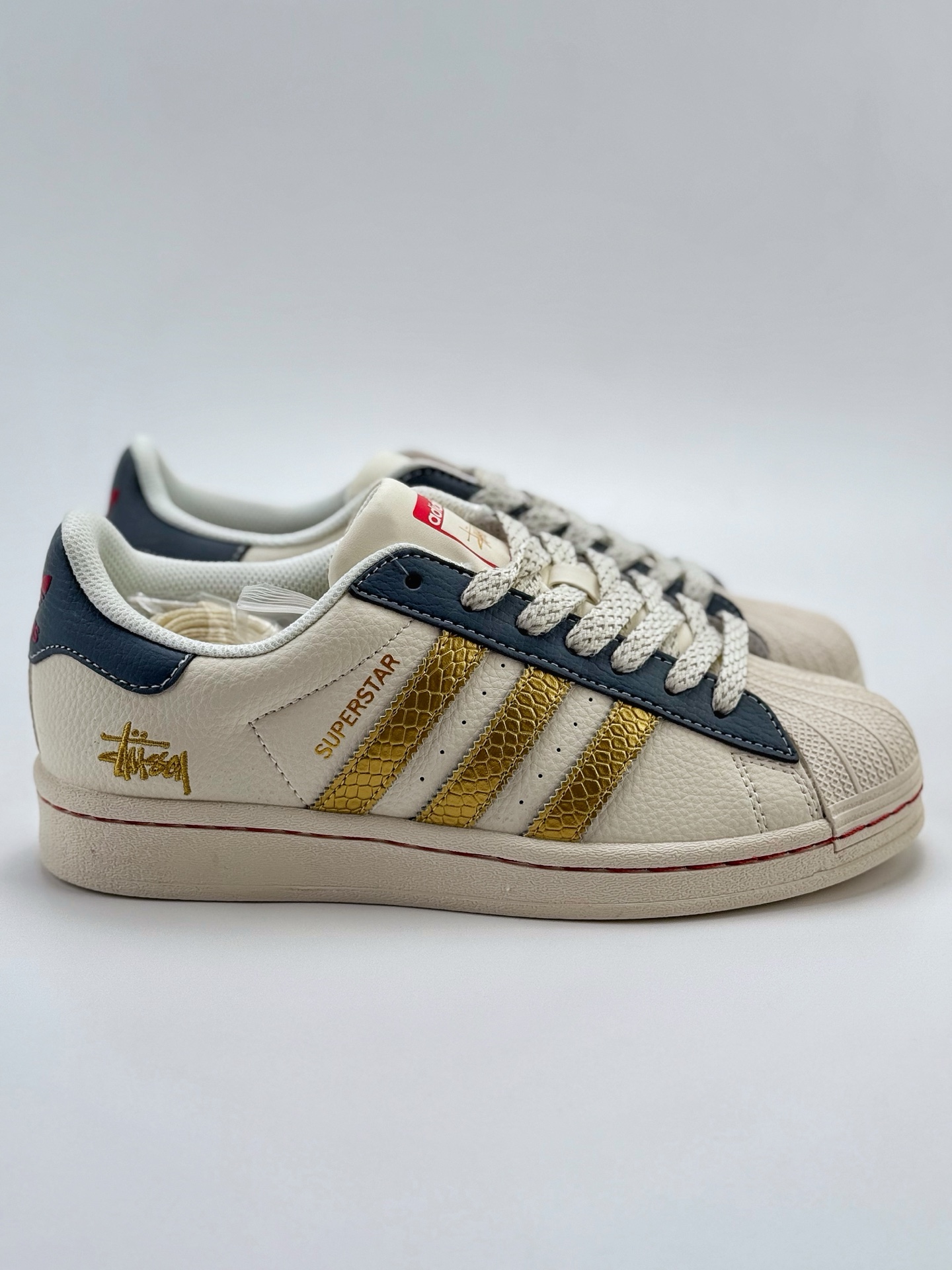 220 AD Originals Superstar x Stussy 白蓝金满天星   BZ2530
