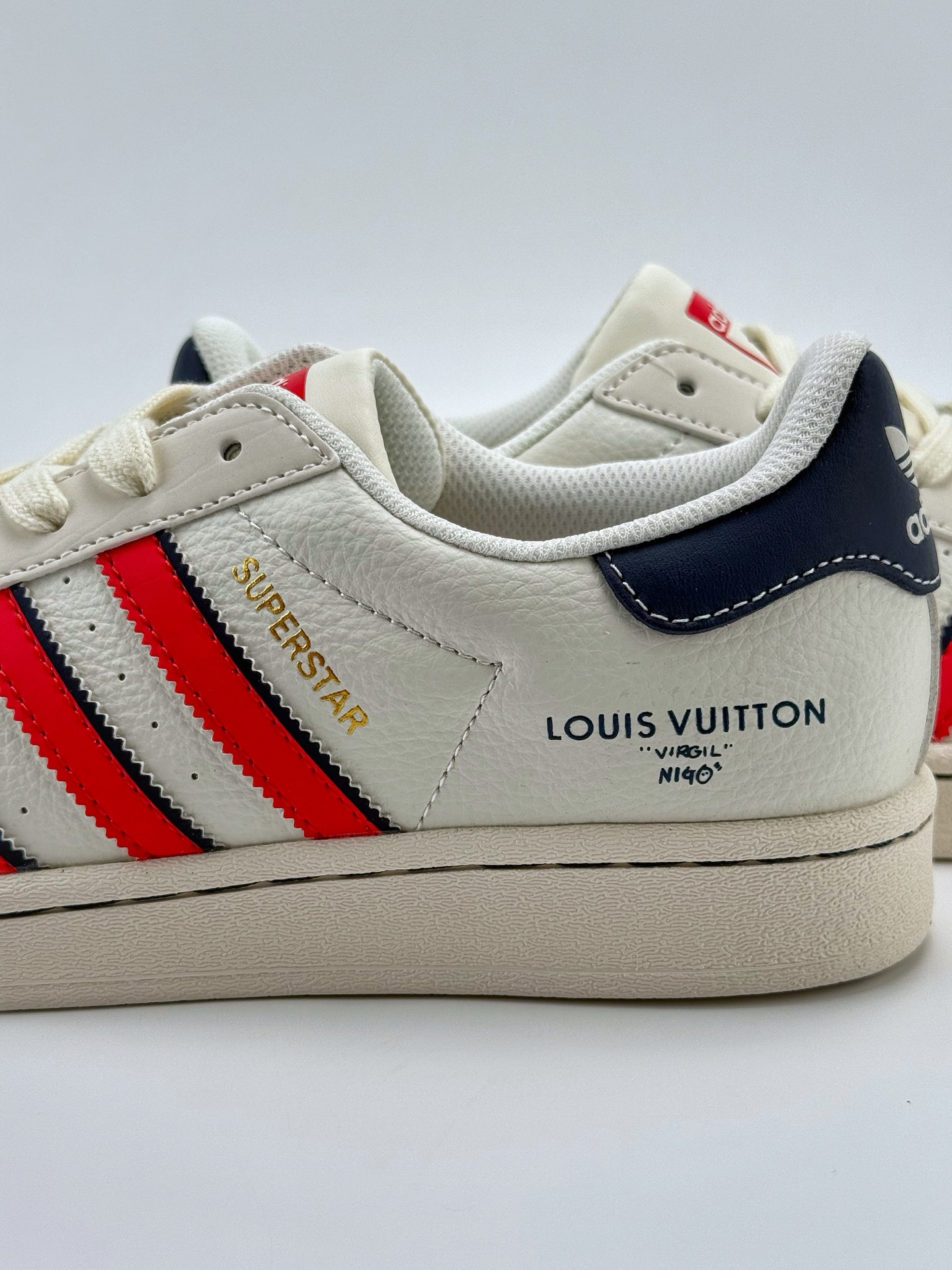 220 AD Originals Superstar x Louis Vuitton 白蓝红    JY8901