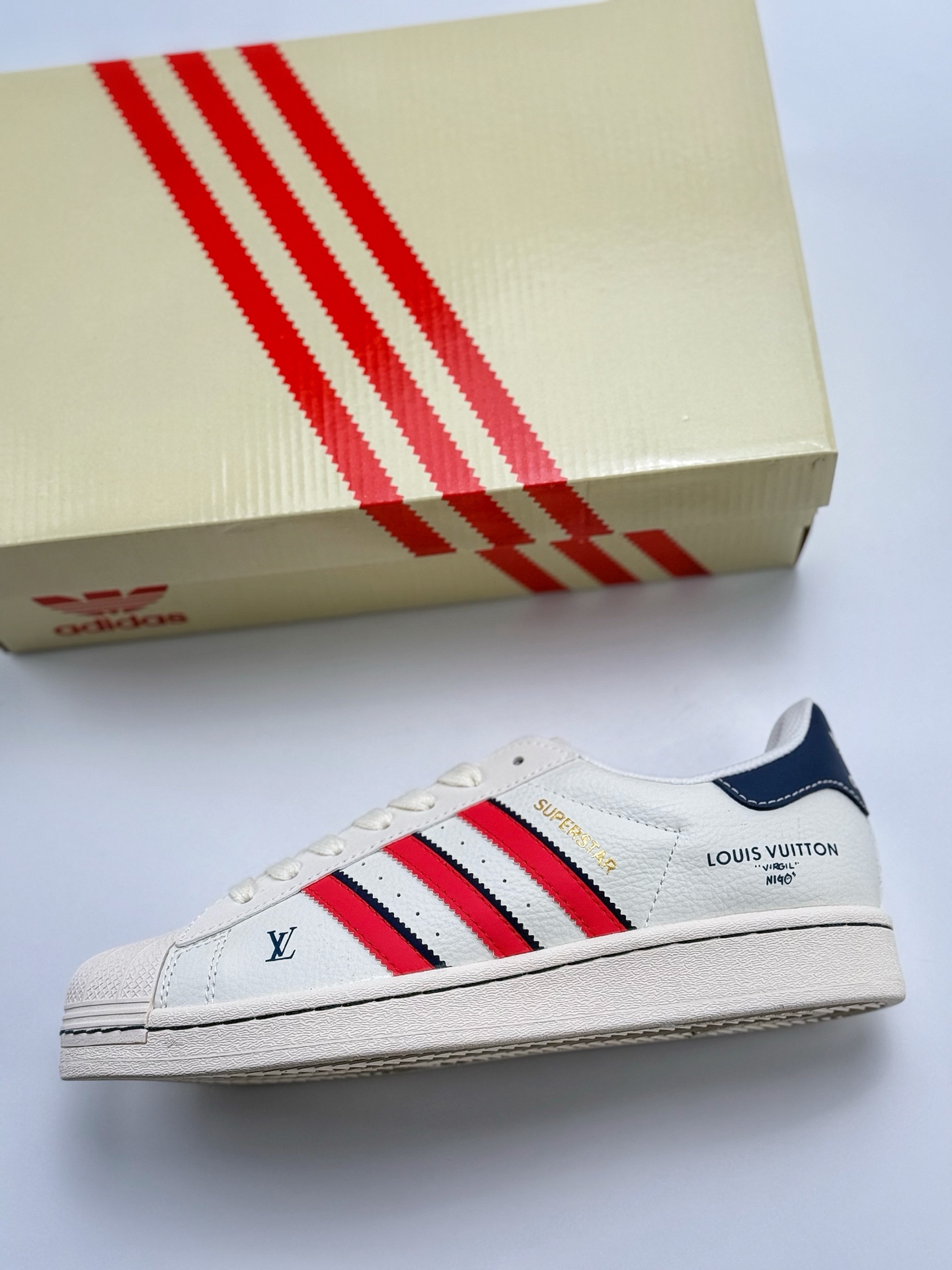 220 AD Originals Superstar x Louis Vuitton 白蓝红    JY8901
