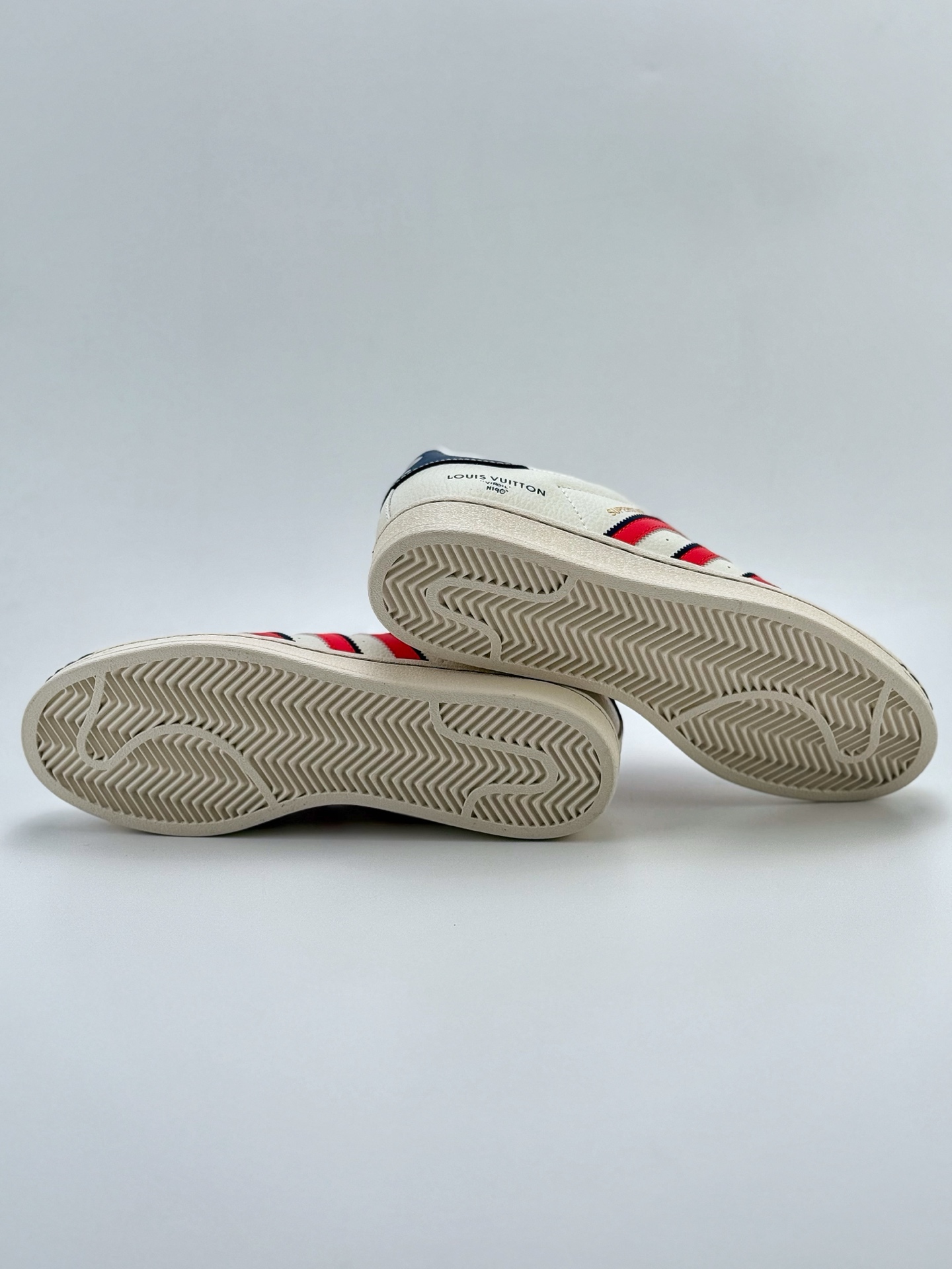 220 AD Originals Superstar x Louis Vuitton 白蓝红    JY8901