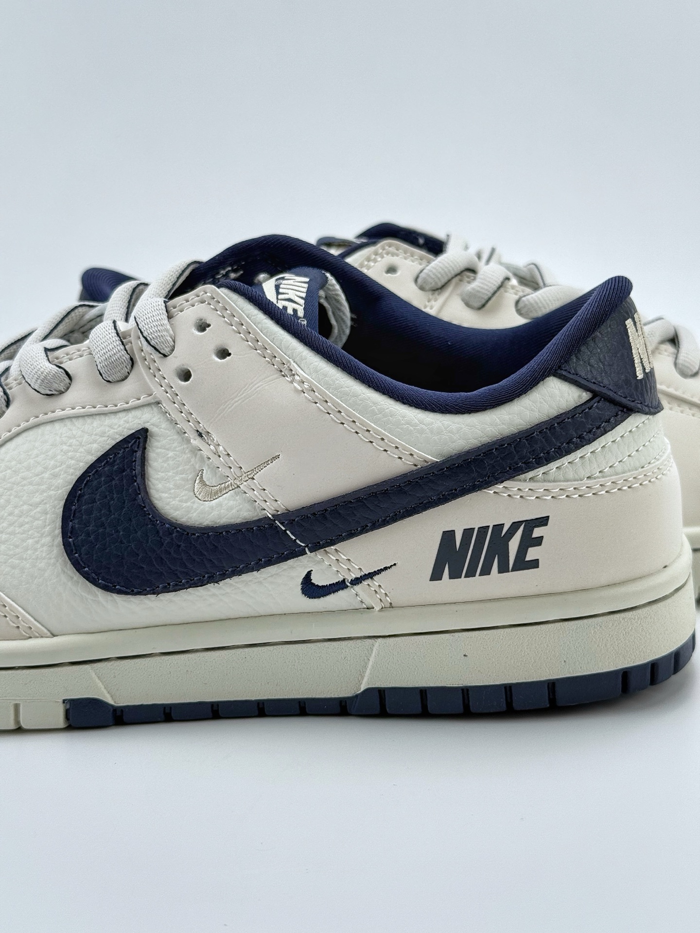 280 Nike SB Dunk Low 白蓝三小钩  SC9207-402