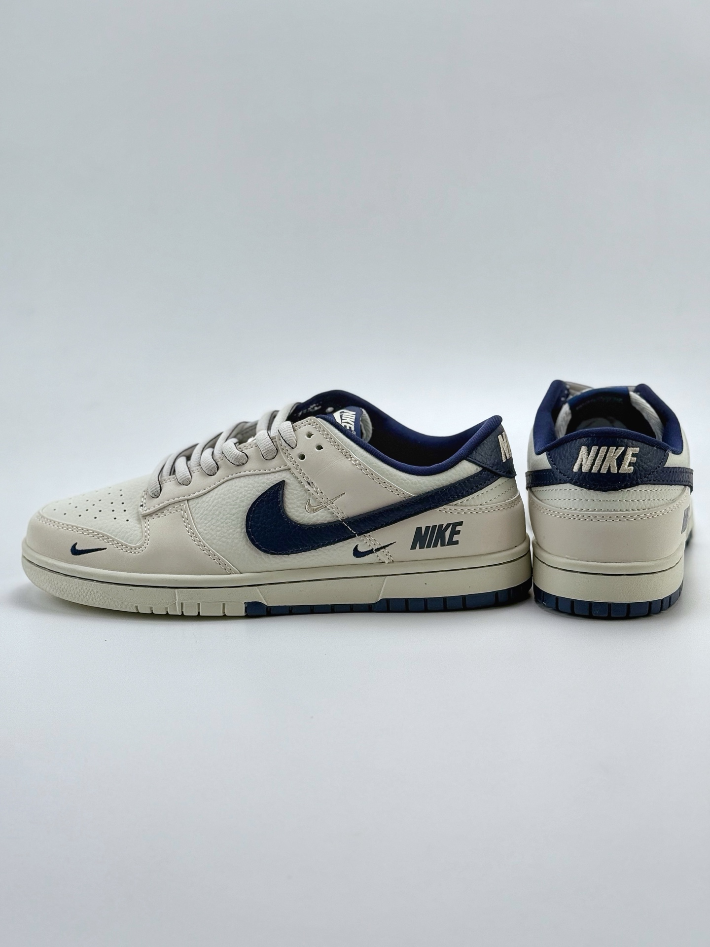 280 Nike SB Dunk Low 白蓝三小钩  SC9207-402