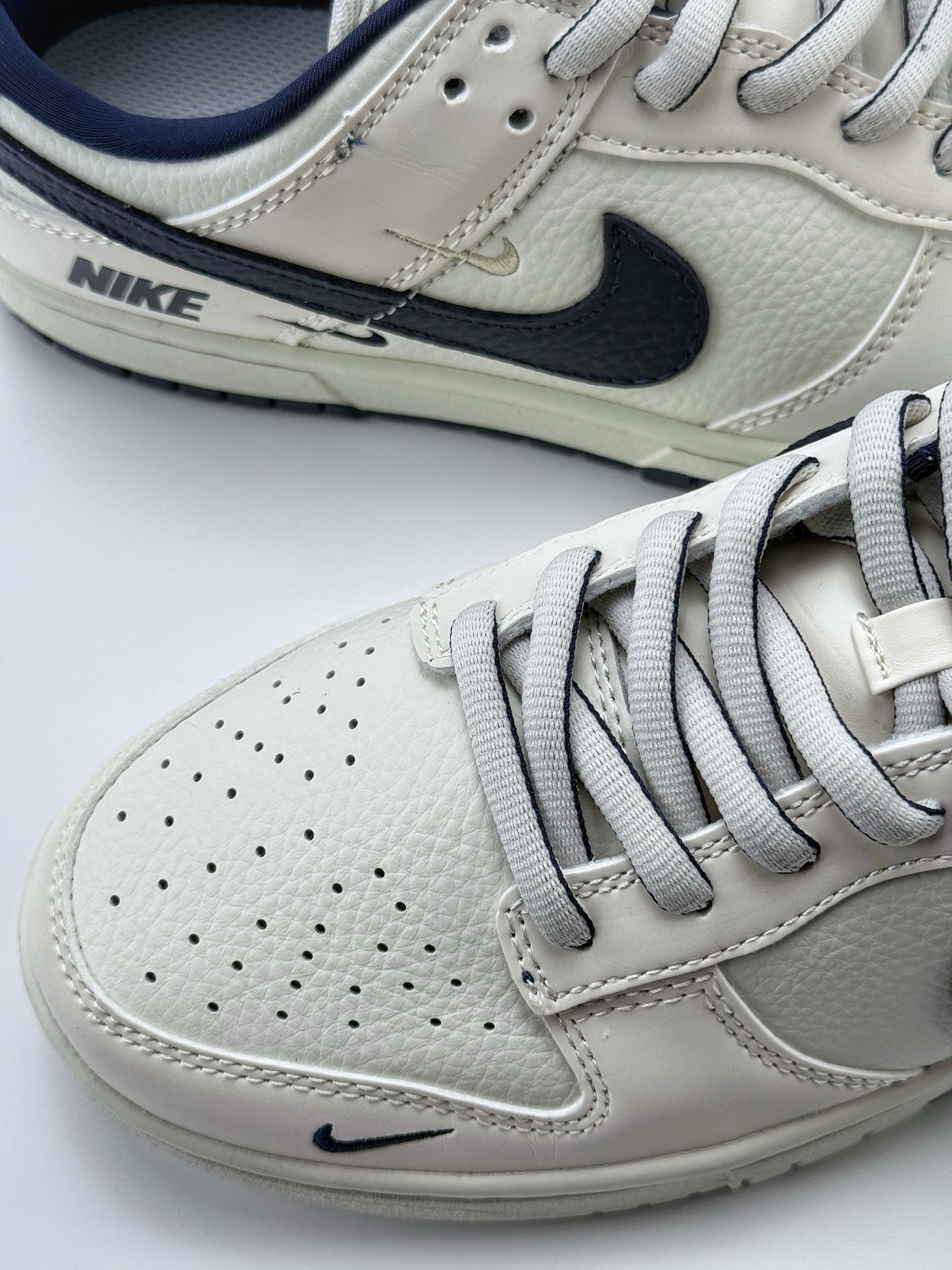 280 Nike SB Dunk Low 白蓝三小钩  SC9207-402