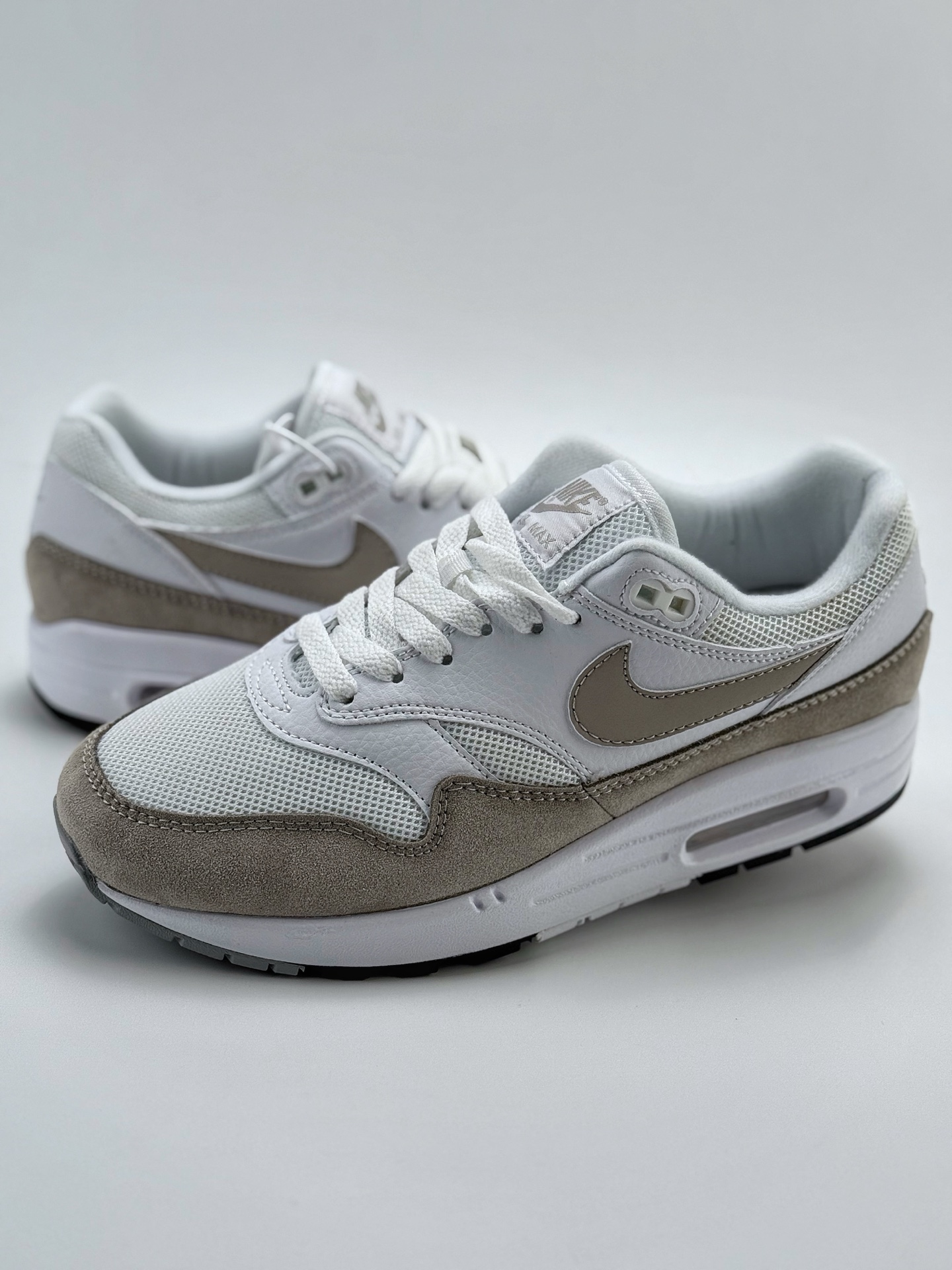 210 Nike Air Max 1 ”White Pure” Platinum 灰白 复古休闲跑步鞋 AH8145-110